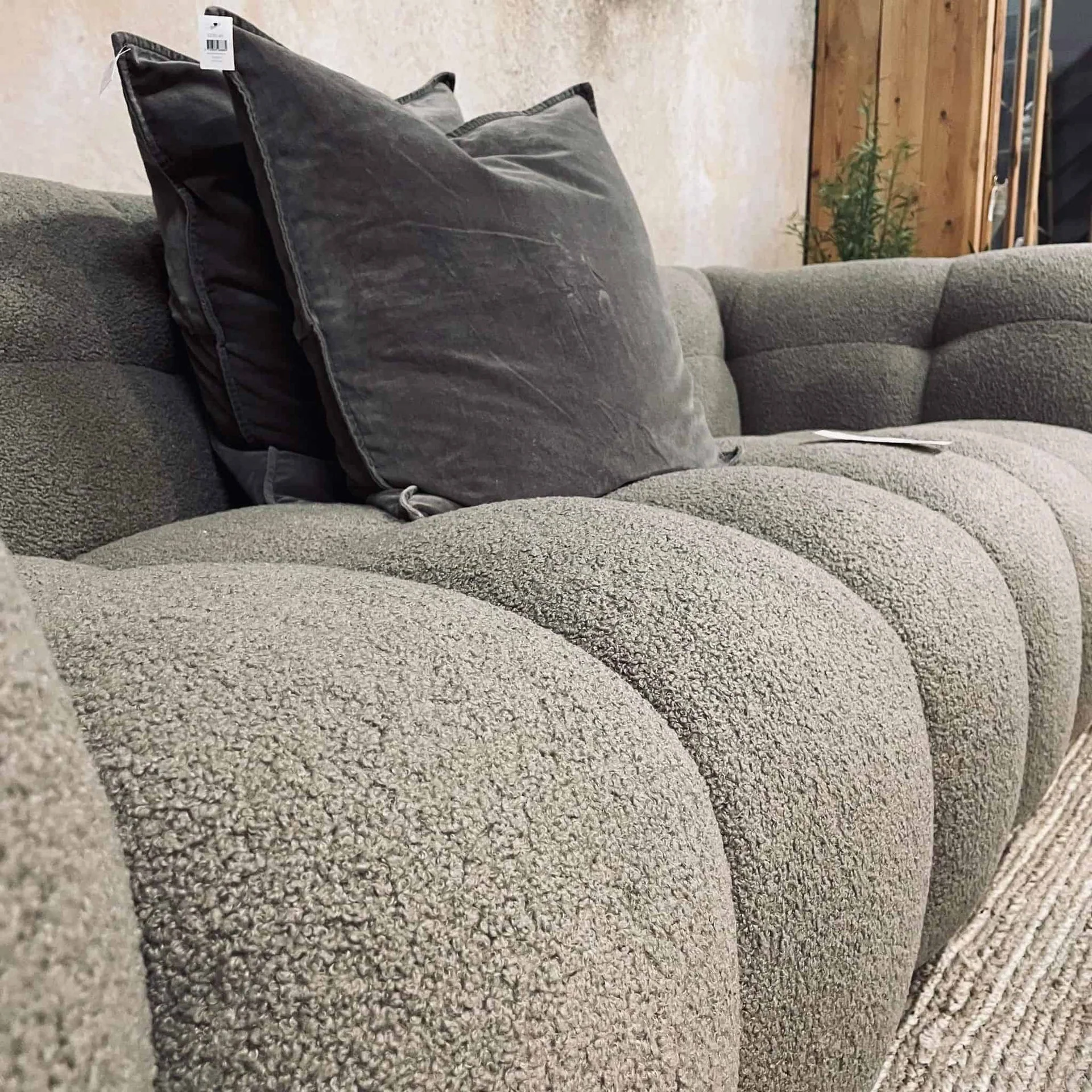 Sofa 3-seters i kult design - HENTES TILBUD - Image 3