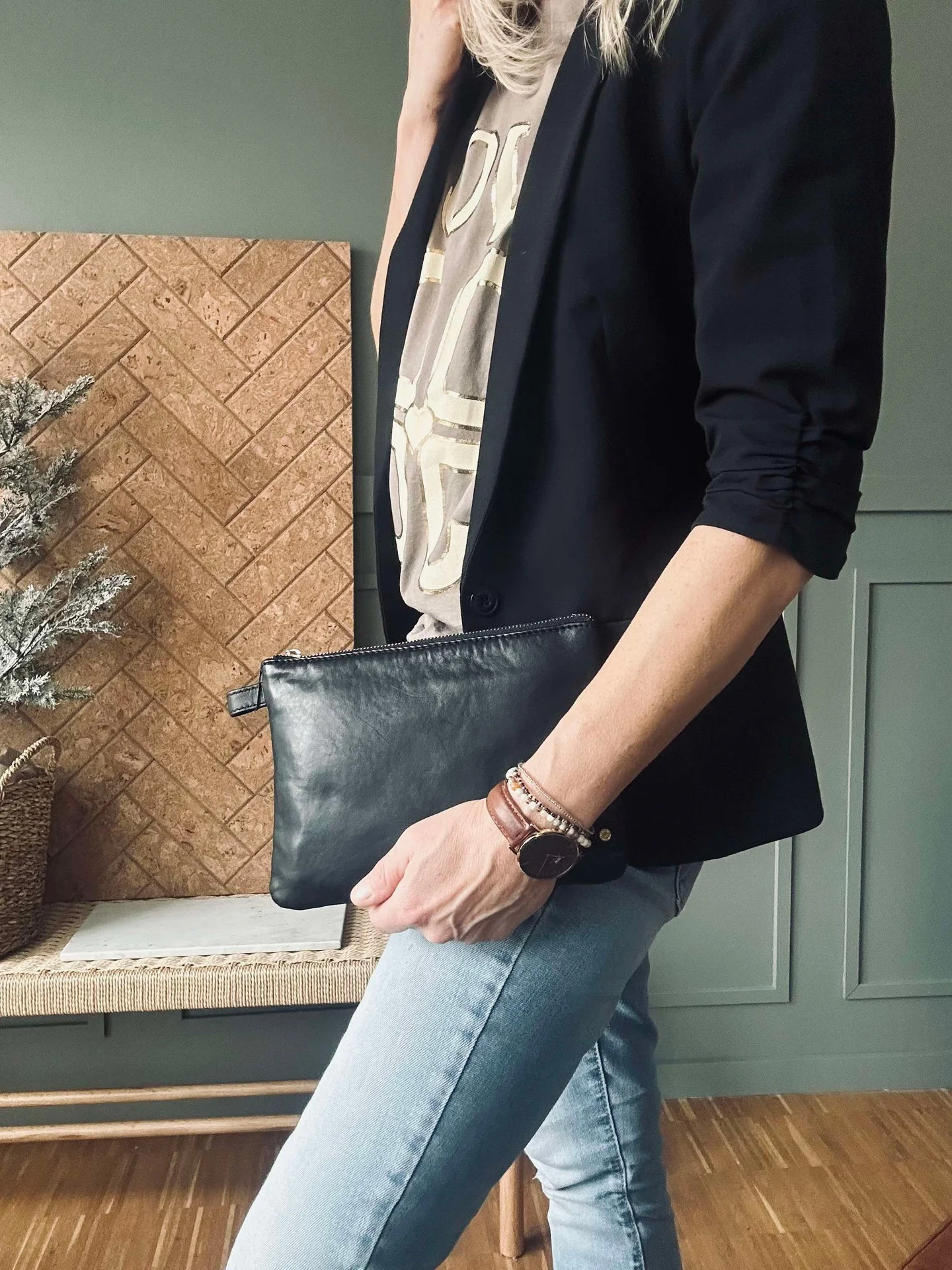 Clutch Alba - Black - Image 4