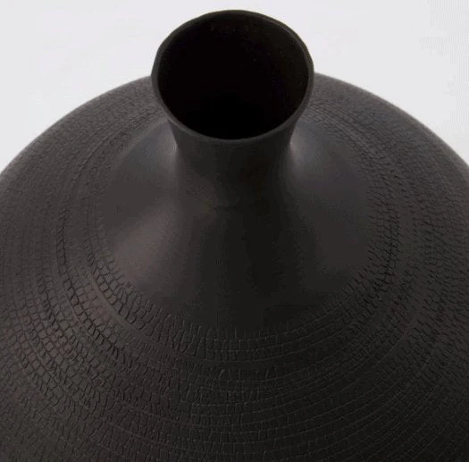 Vase i aluminium – håndlaget mønster – Stor - Image 4
