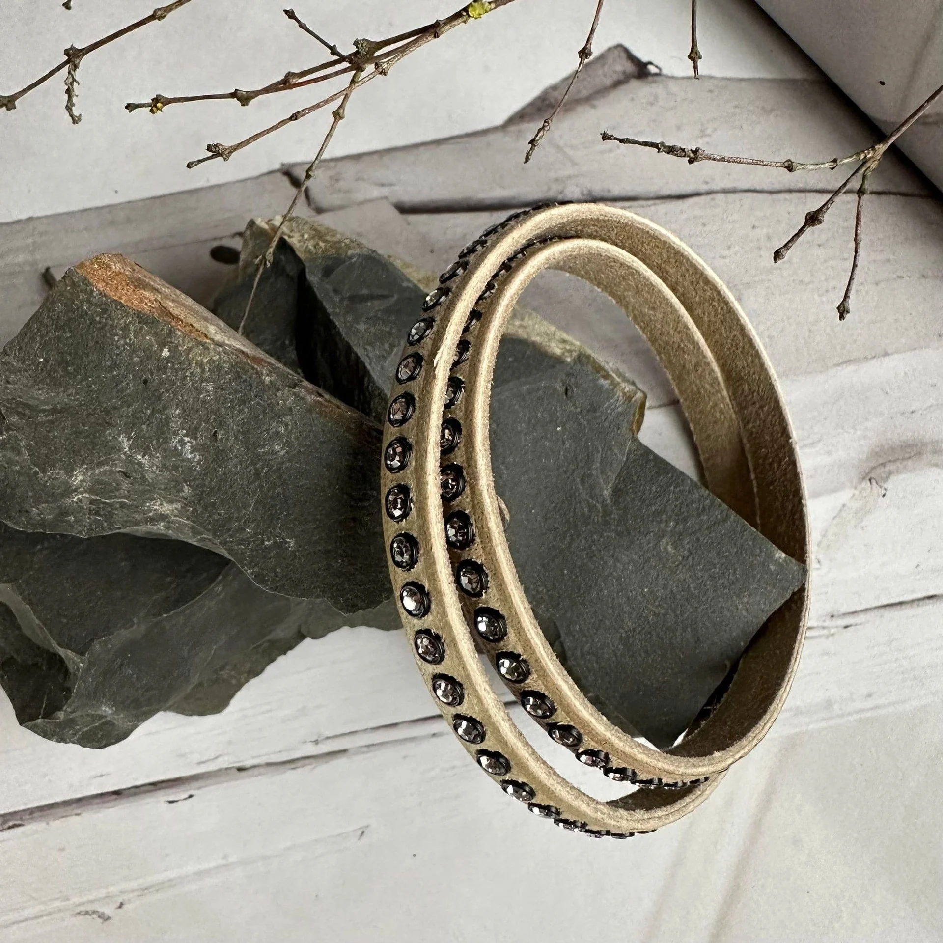 Armbånd Beige m. Swarowski-stener - Image 4