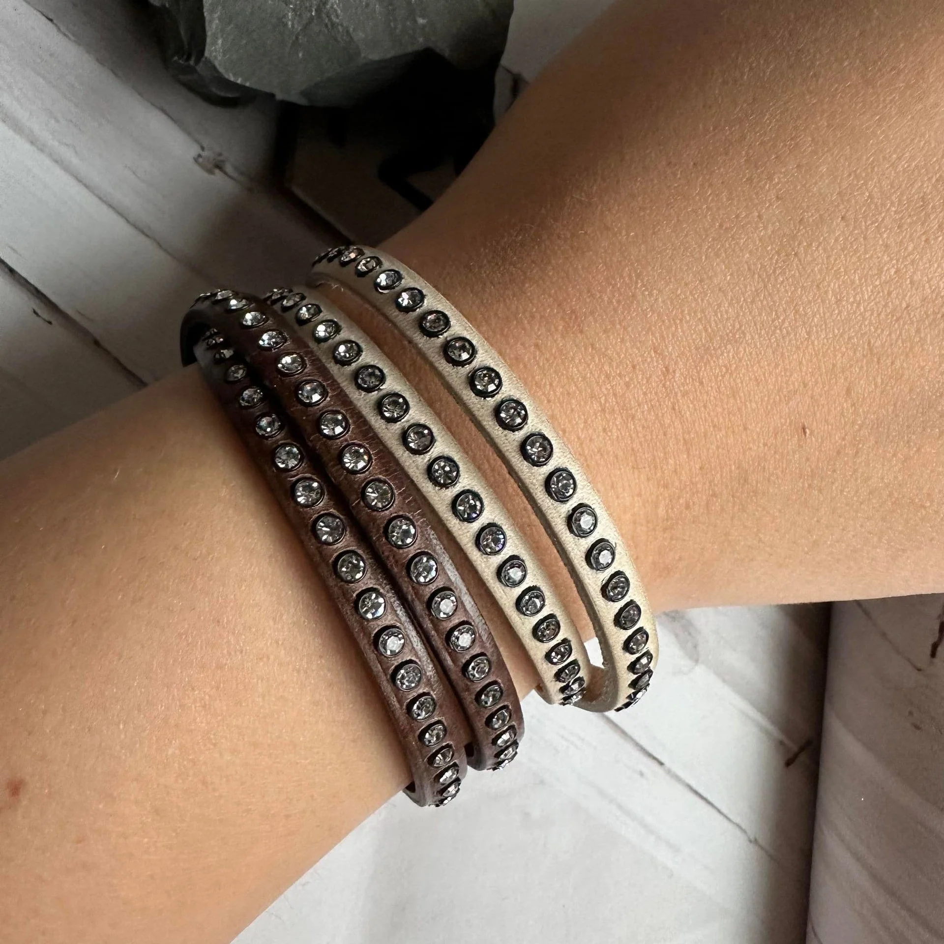 Armbånd Beige m. Swarowski-stener - Image 5