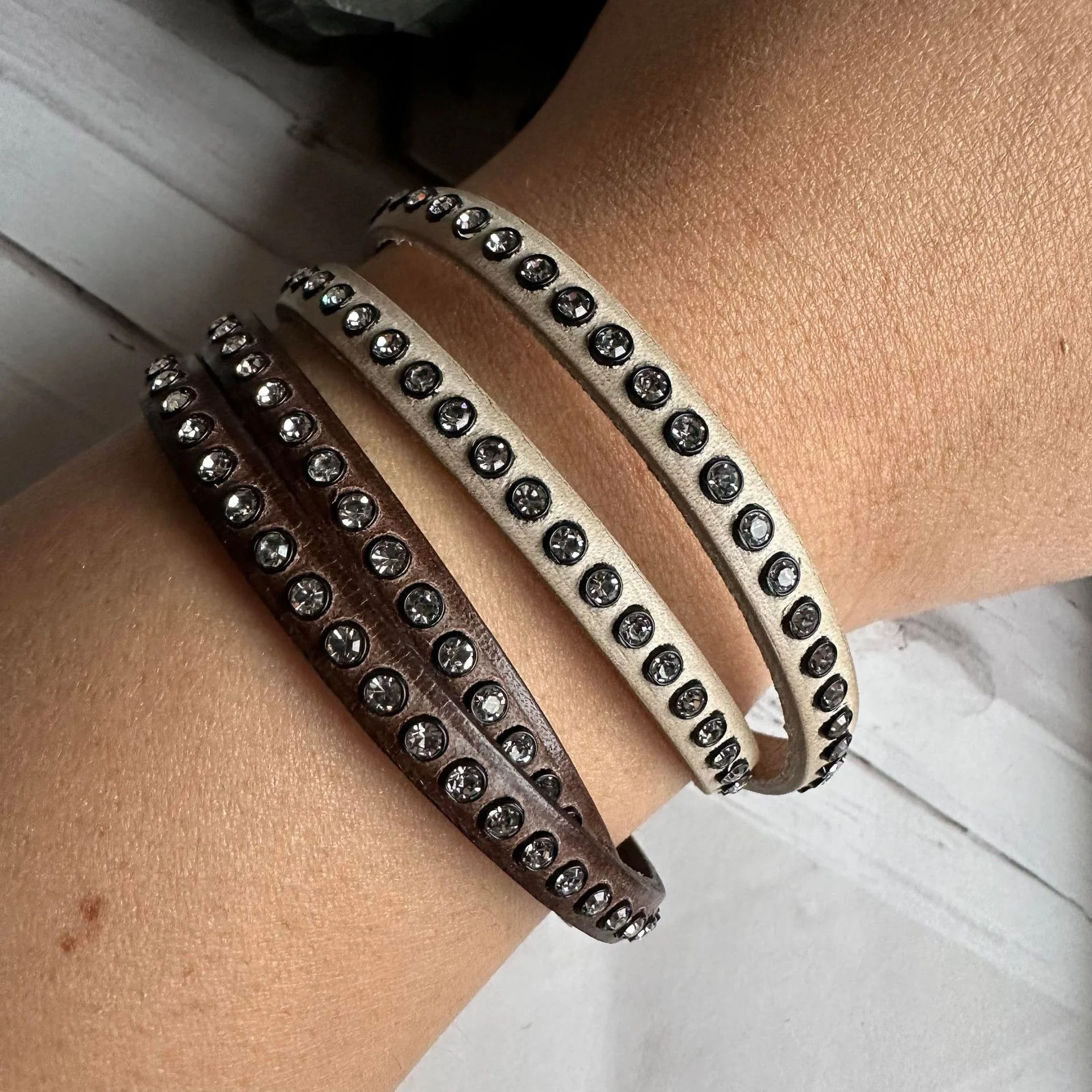 Armbånd Beige m. Swarowski-stener - Image 6