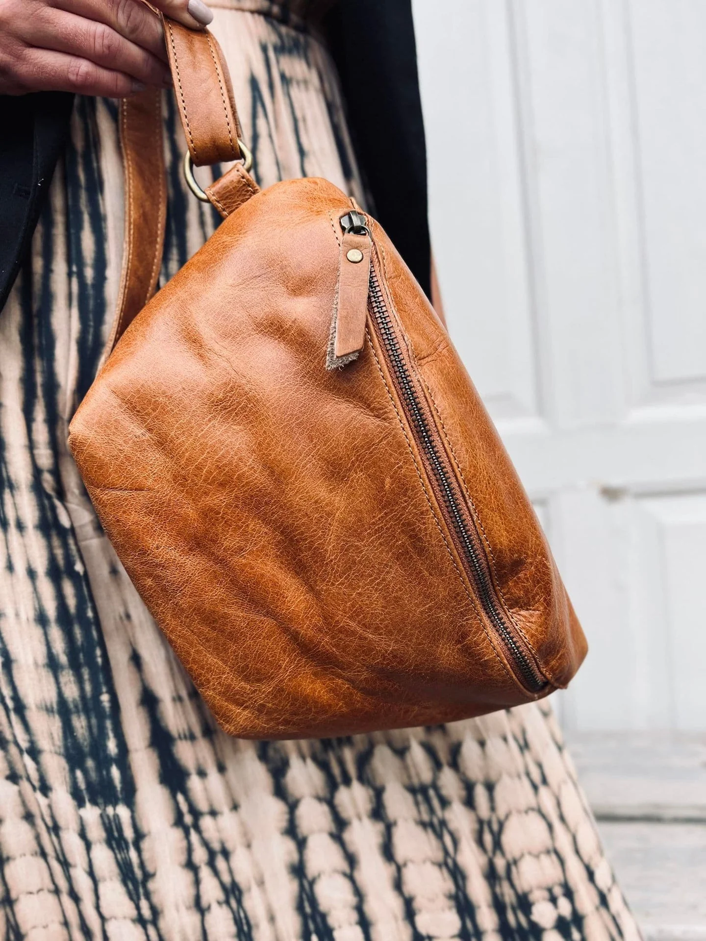 Bumbag BELLA i Cognac buffelskinn - Image 4
