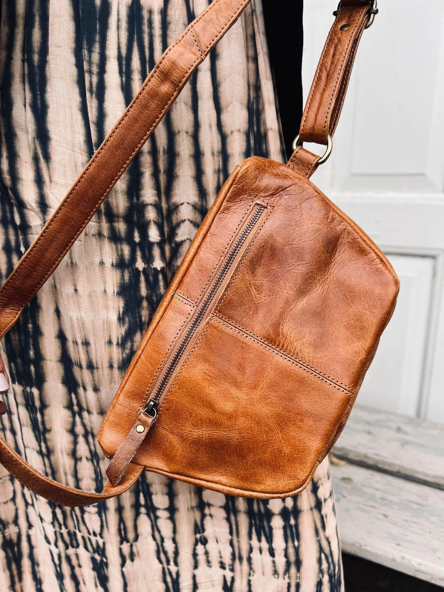 Bumbag BELLA i Cognac buffelskinn - Image 6