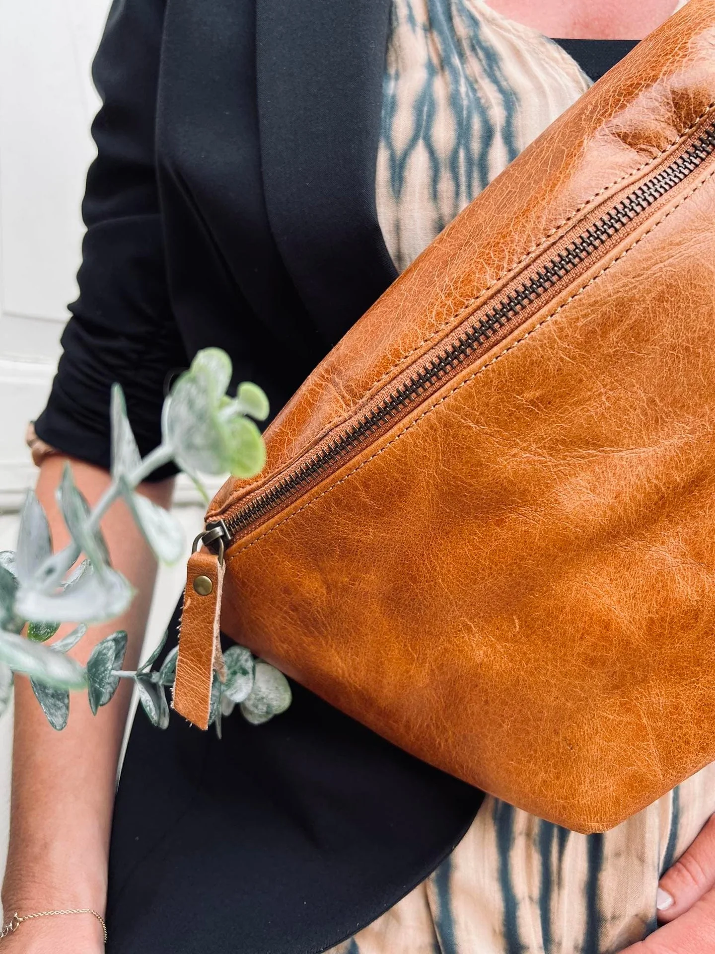 Bumbag BELLA i Cognac buffelskinn - Image 7