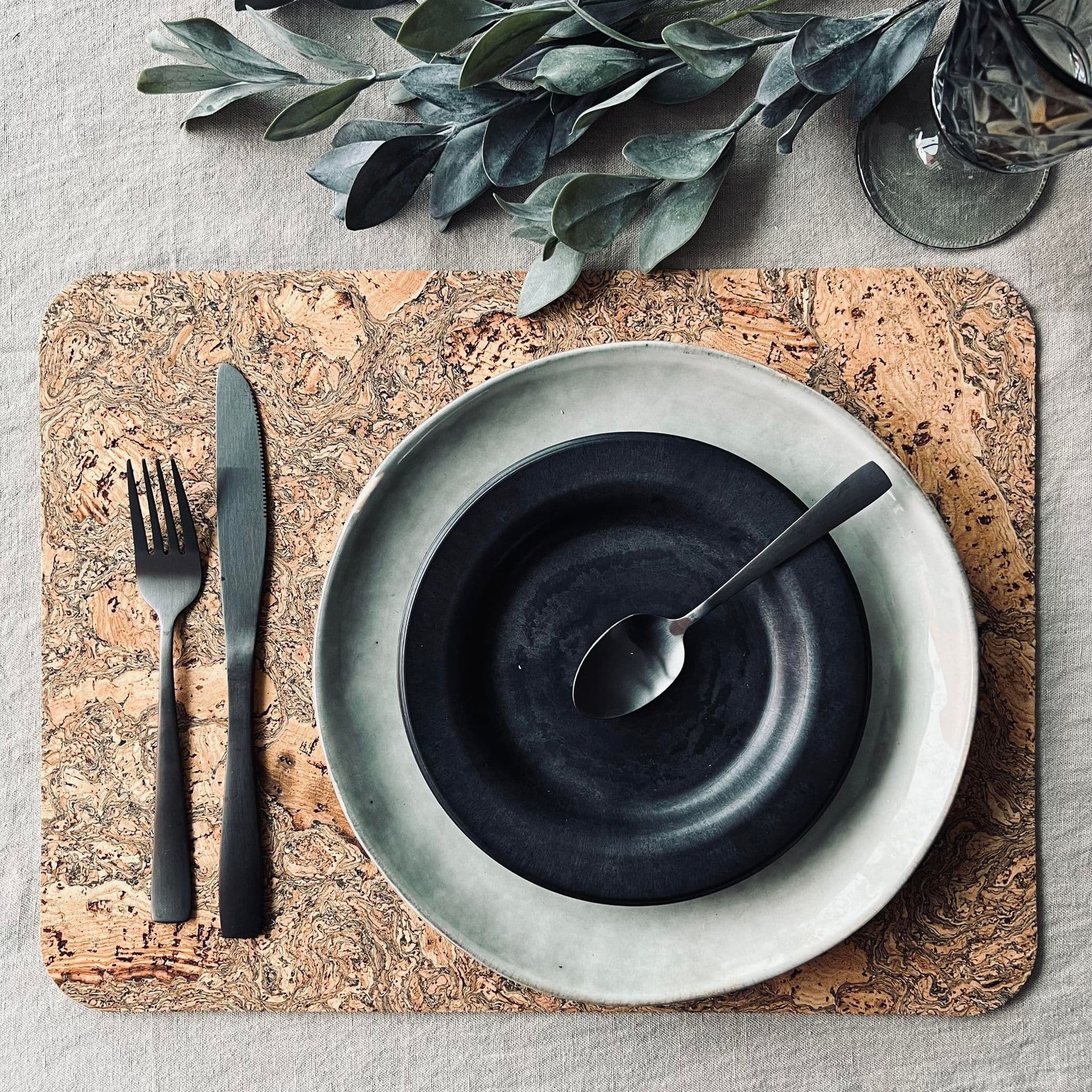 Bordbrikke kork – Ice Grey 30x40