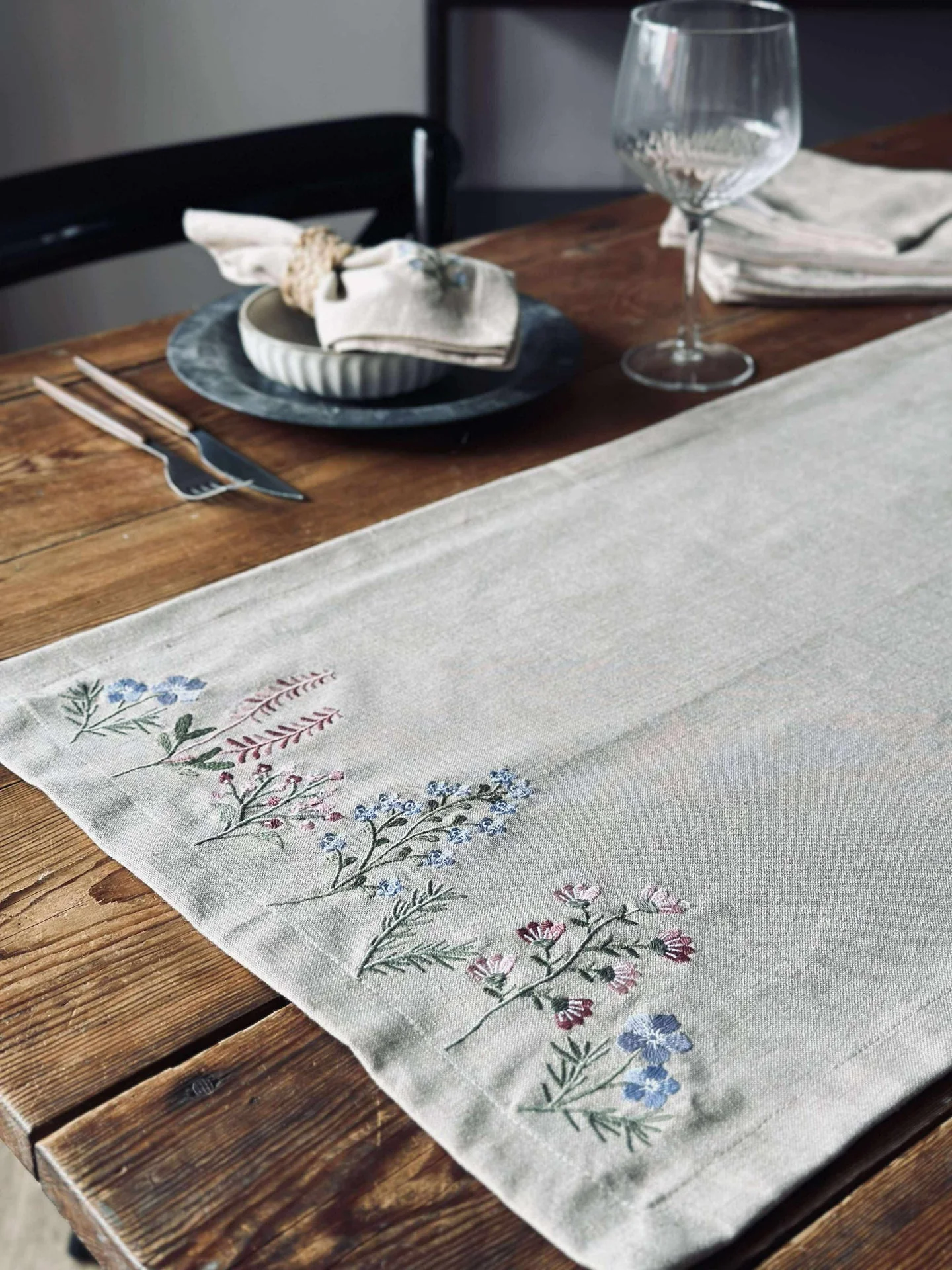 Bordløper flower broderi - Linlook - Image 6