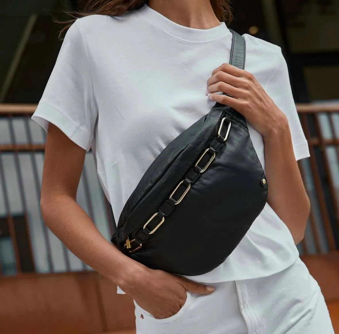 Bumbag Paula Gold i mykt lammeskinn - Image 5
