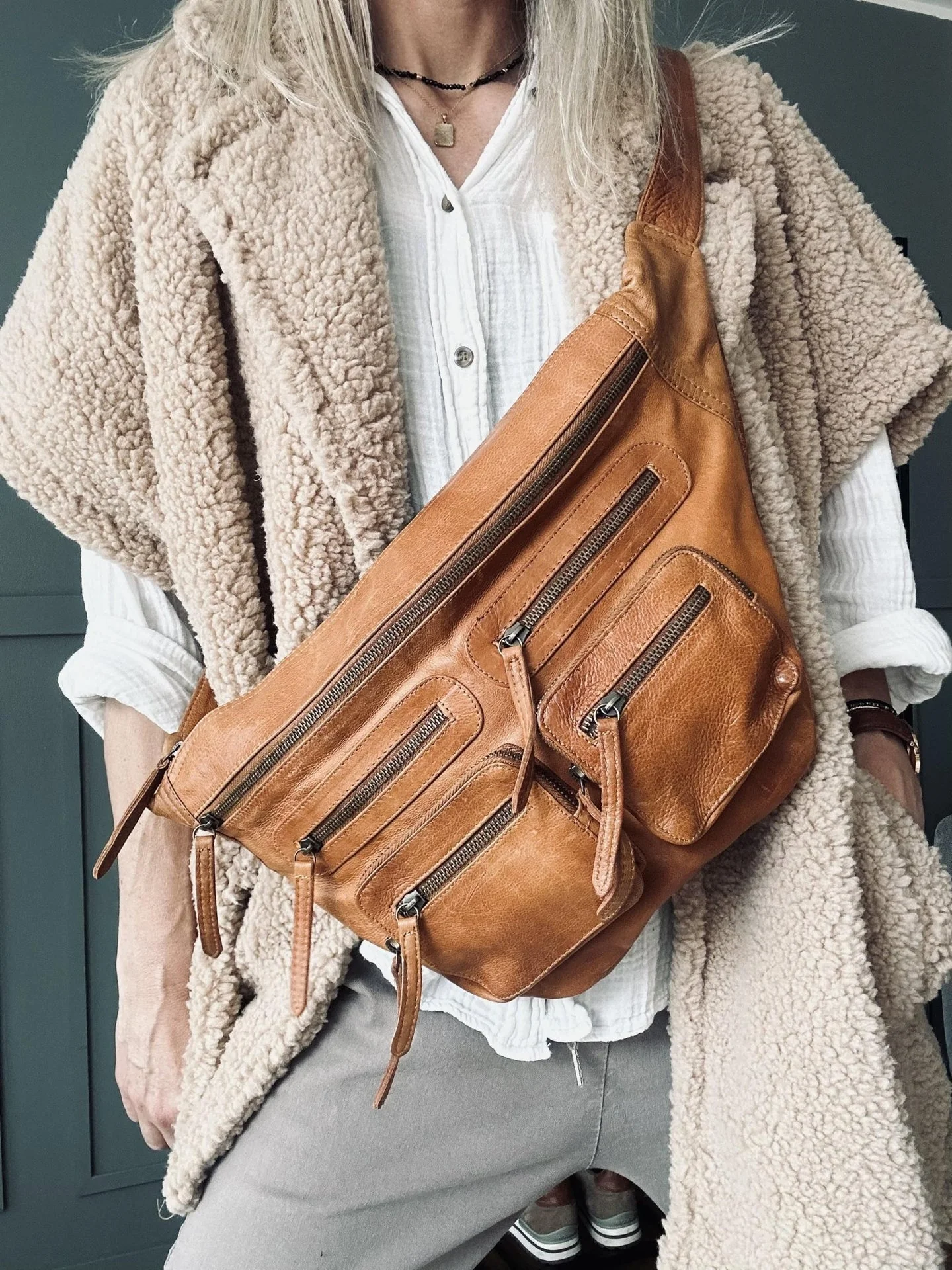 Bumbag XL RAW – Cognac - Image 10