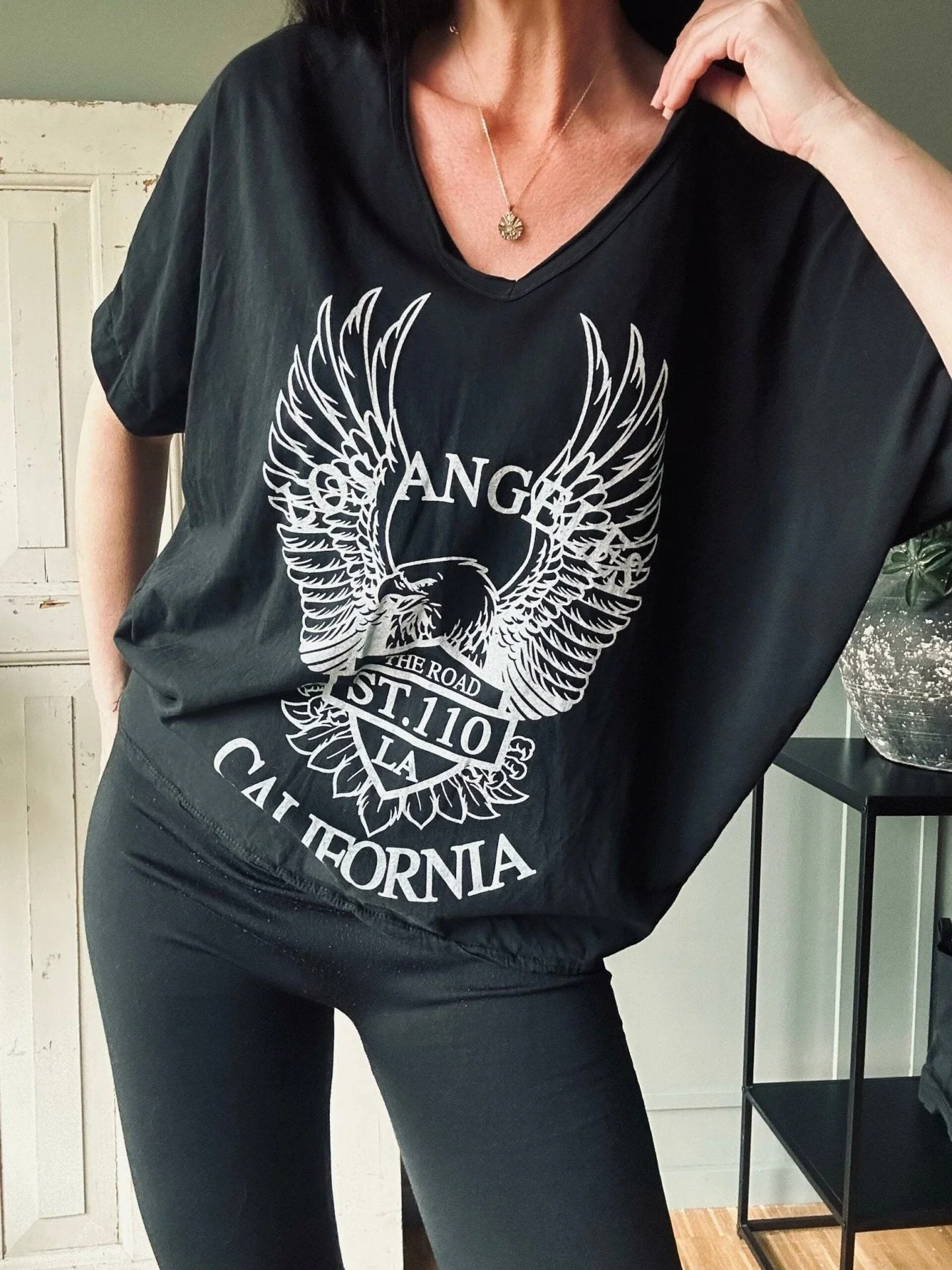 T-skjorte CALIFORNIA – Black oversize - Image 2