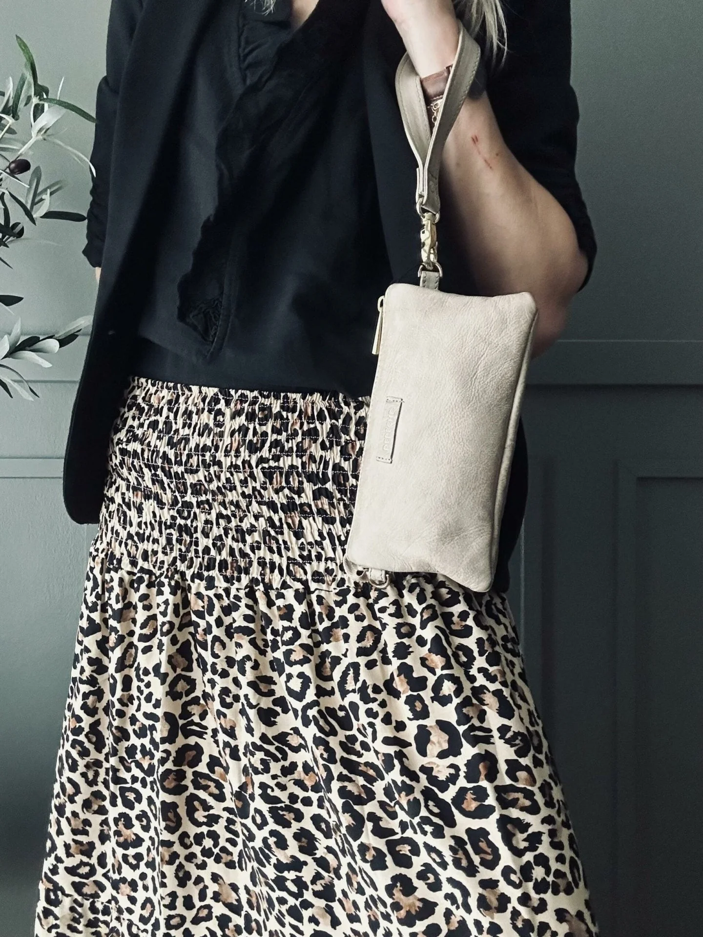Clutch / skinnveske - Sand - Image 6