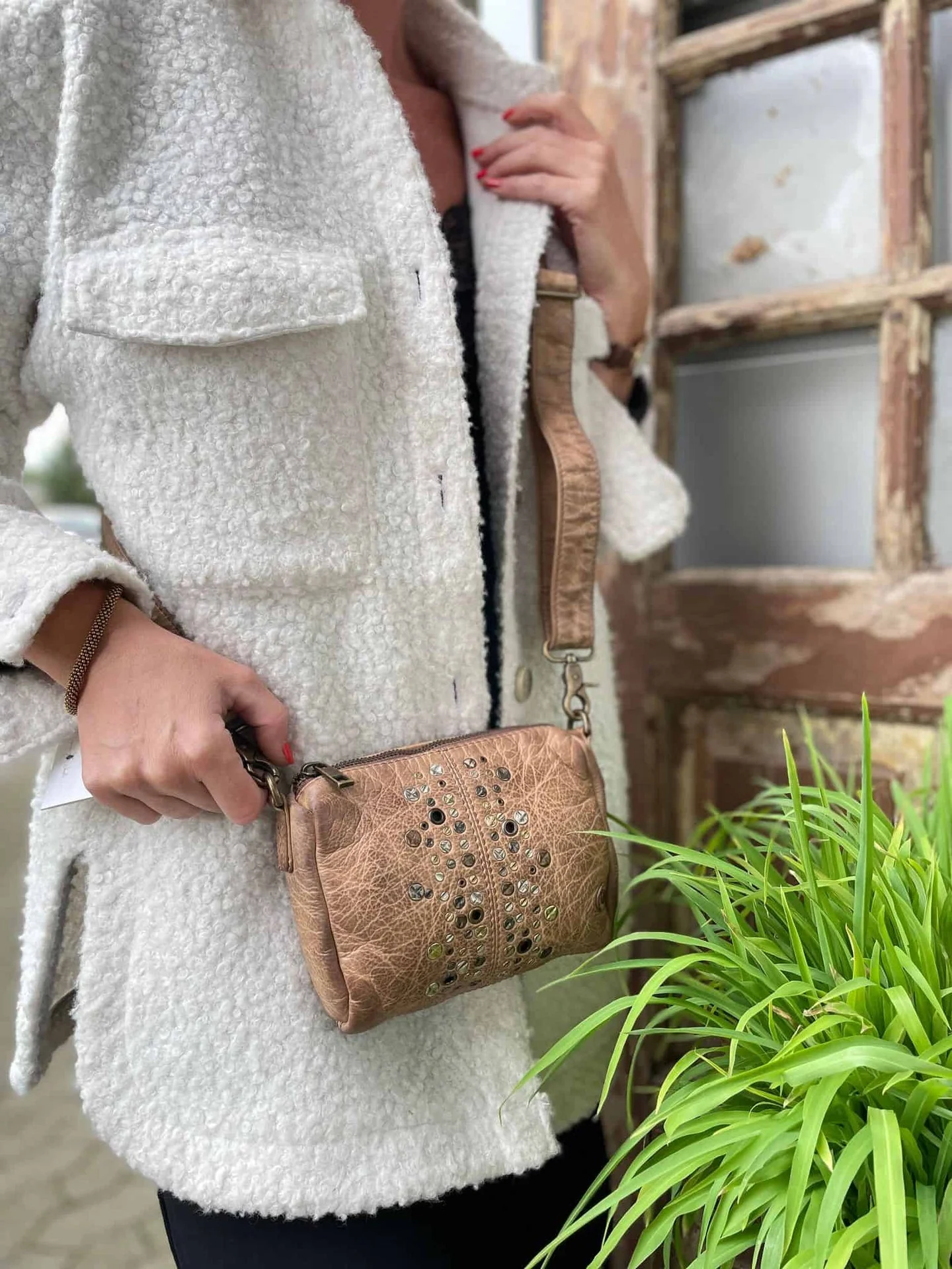 Cross over / Clutch – Maggi Walnut - Image 4