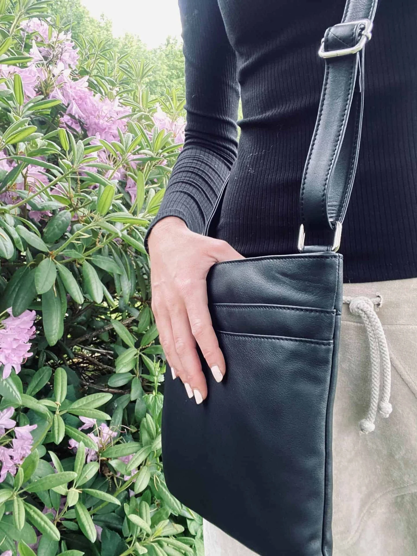 Crossbody GRY - Svart ultramyk kalveskinn - Image 2