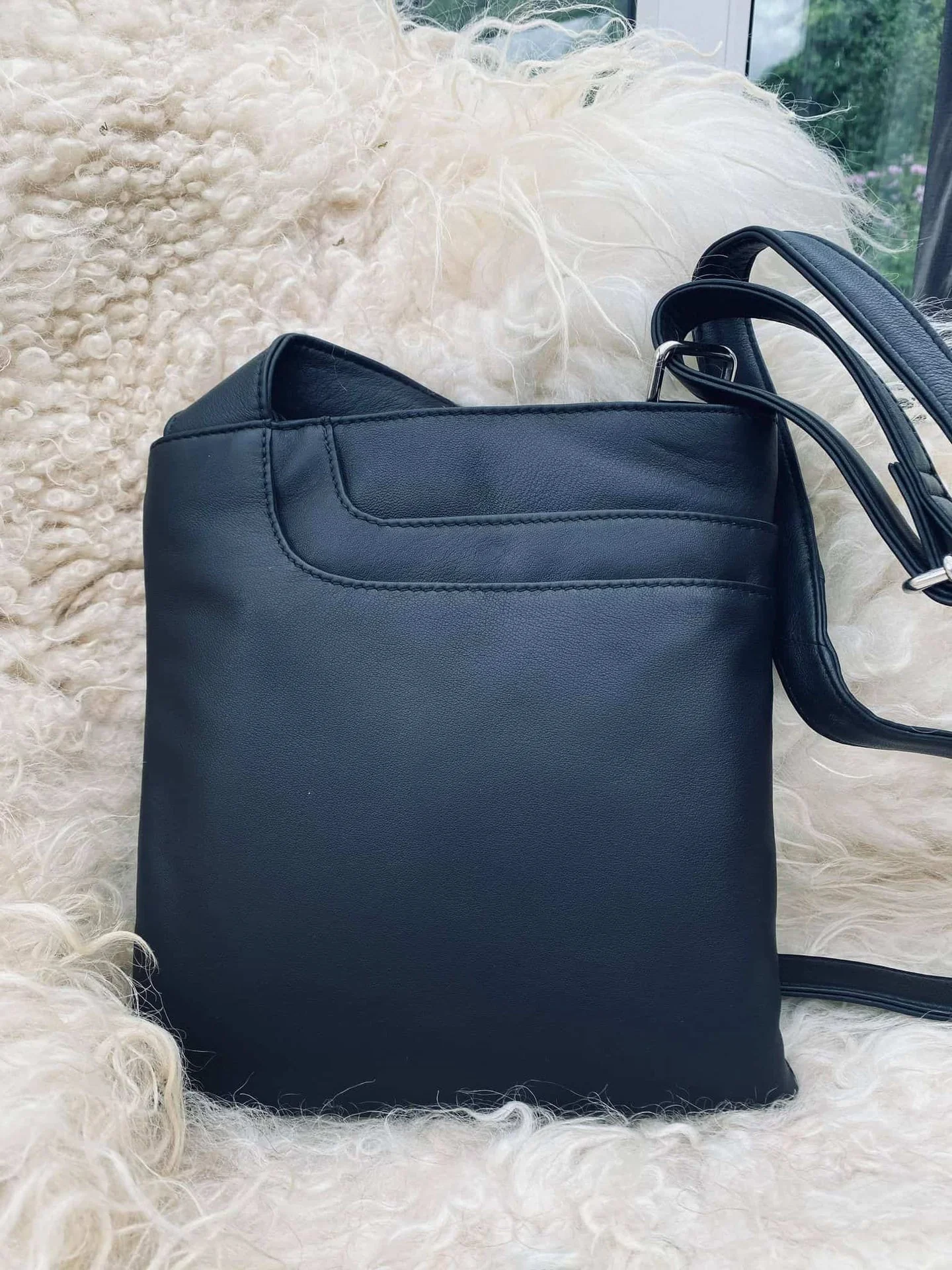 Crossbody GRY - Svart ultramyk kalveskinn - Image 4