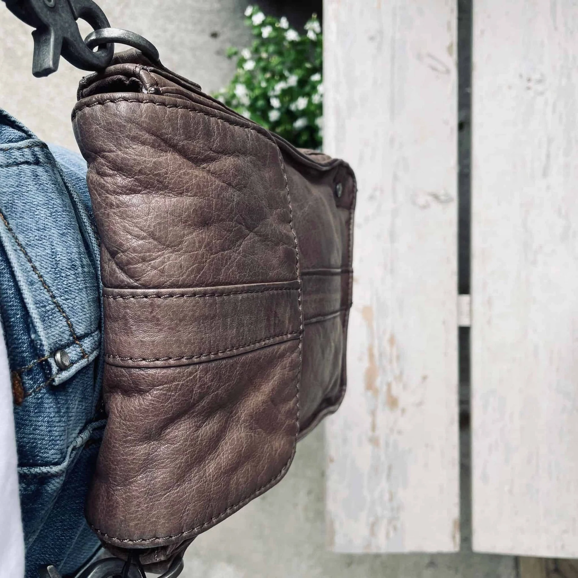 Crossbody i myk skinnkvalitet - Nordic Brown - Image 6