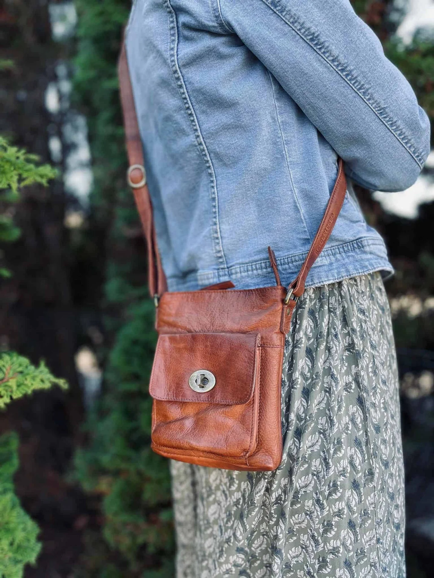 Crossbody Jaco small - Walnut