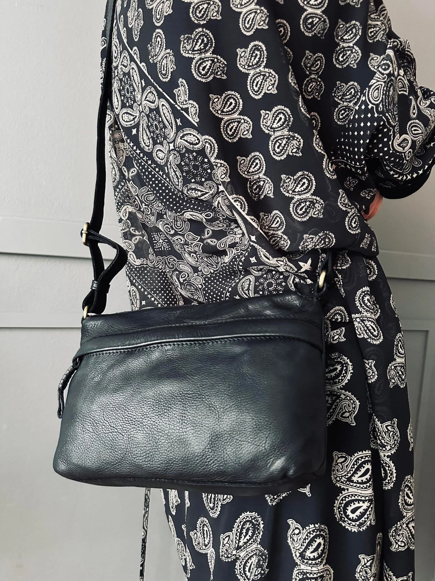 Crossbody Raw Boheme Medium – Black - Image 2