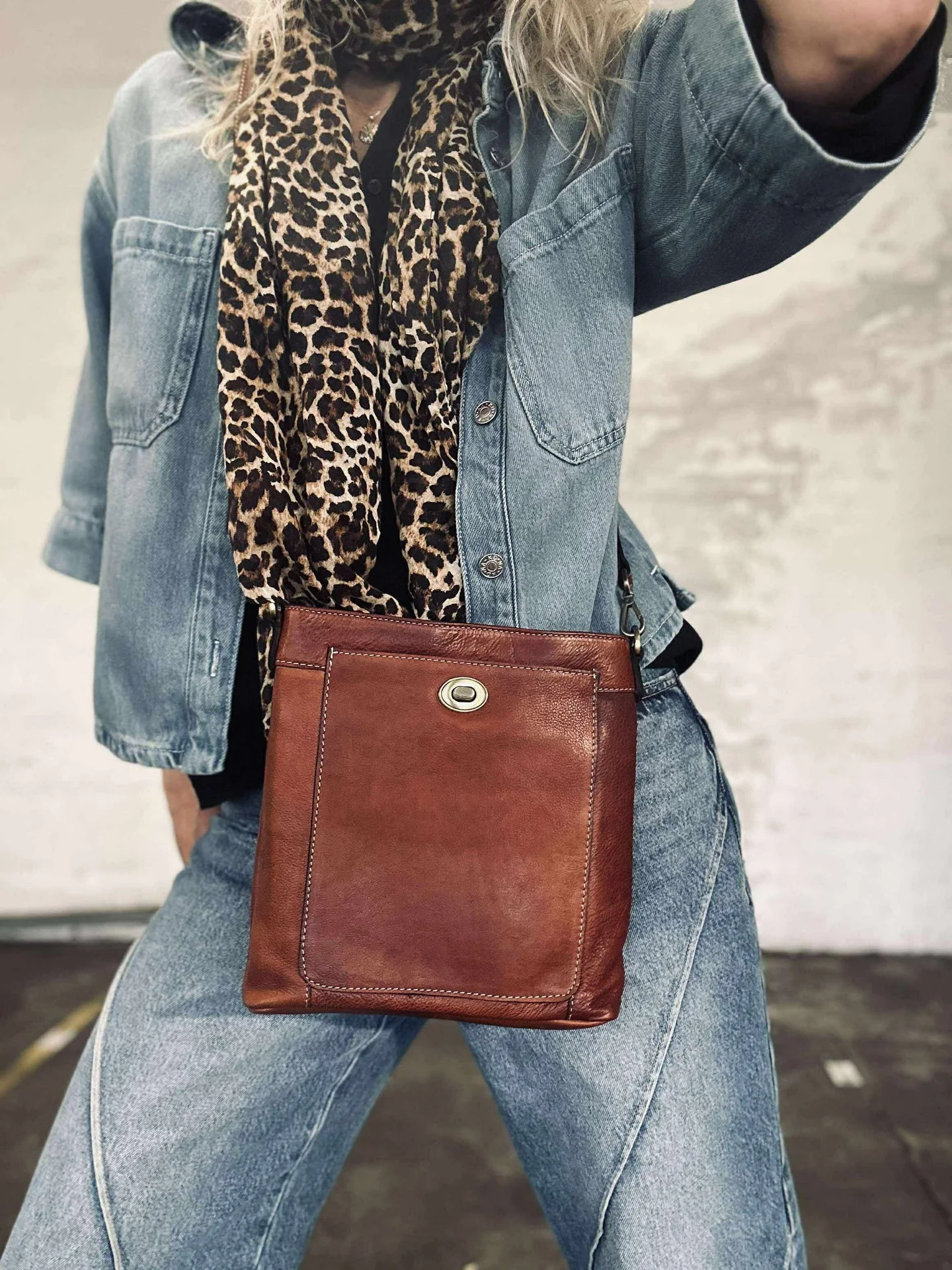 Crossover Moa small - Cognac - Image 13