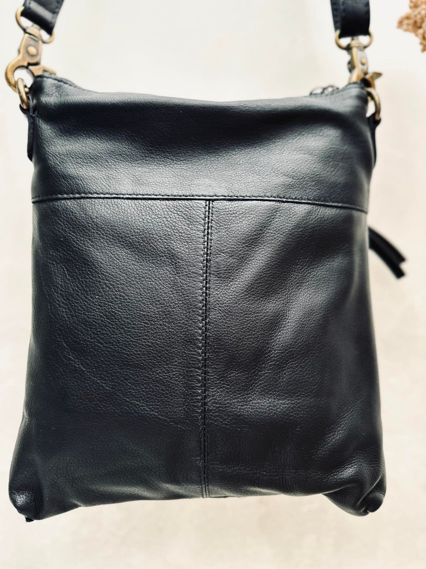 Crossover Black - Handmade leather - Image 7