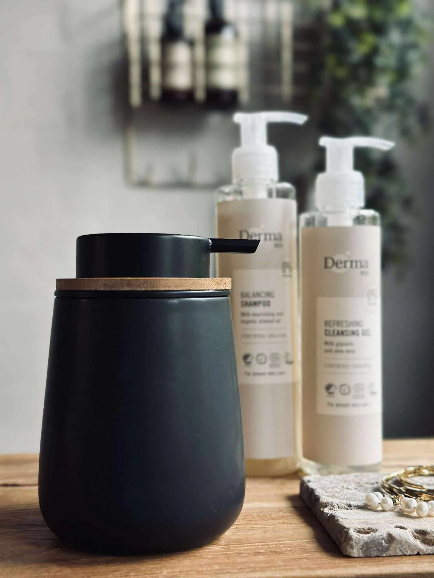 Dispenser med pumpe Svart - Dolomite