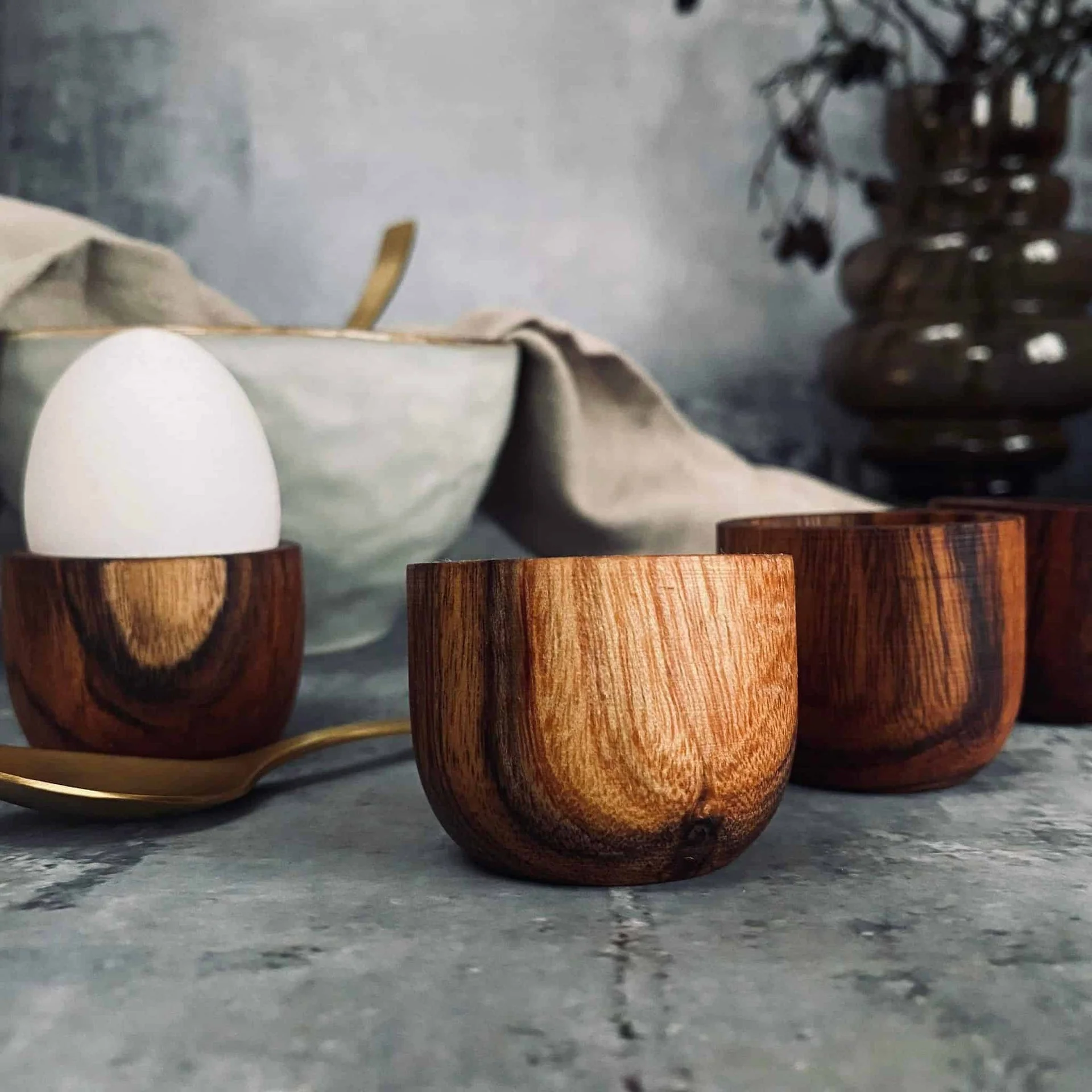 Eggebeger i oljet akasietre