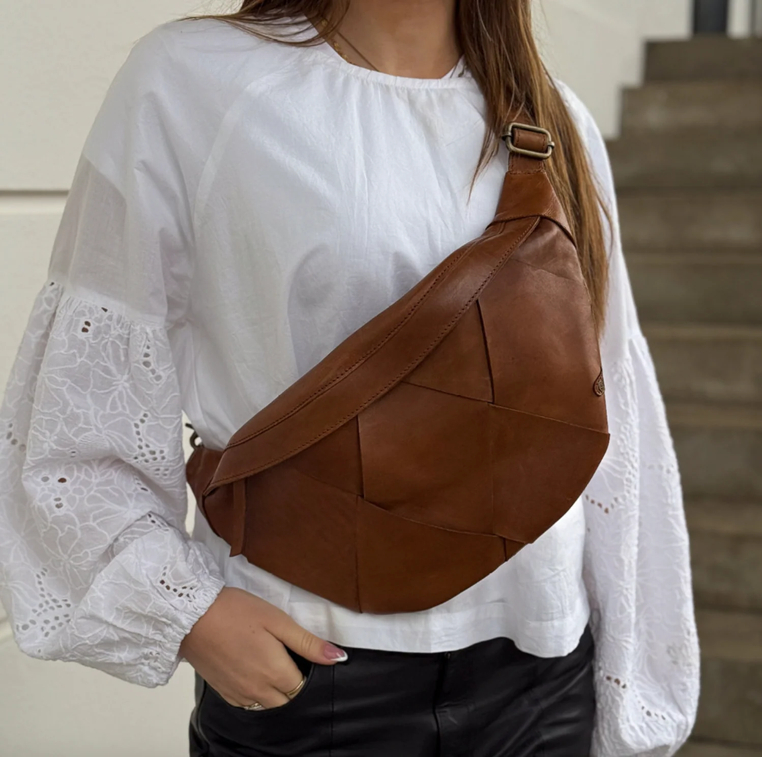 Eksklusiv håndflettet bumbag - Cognac - Image 11