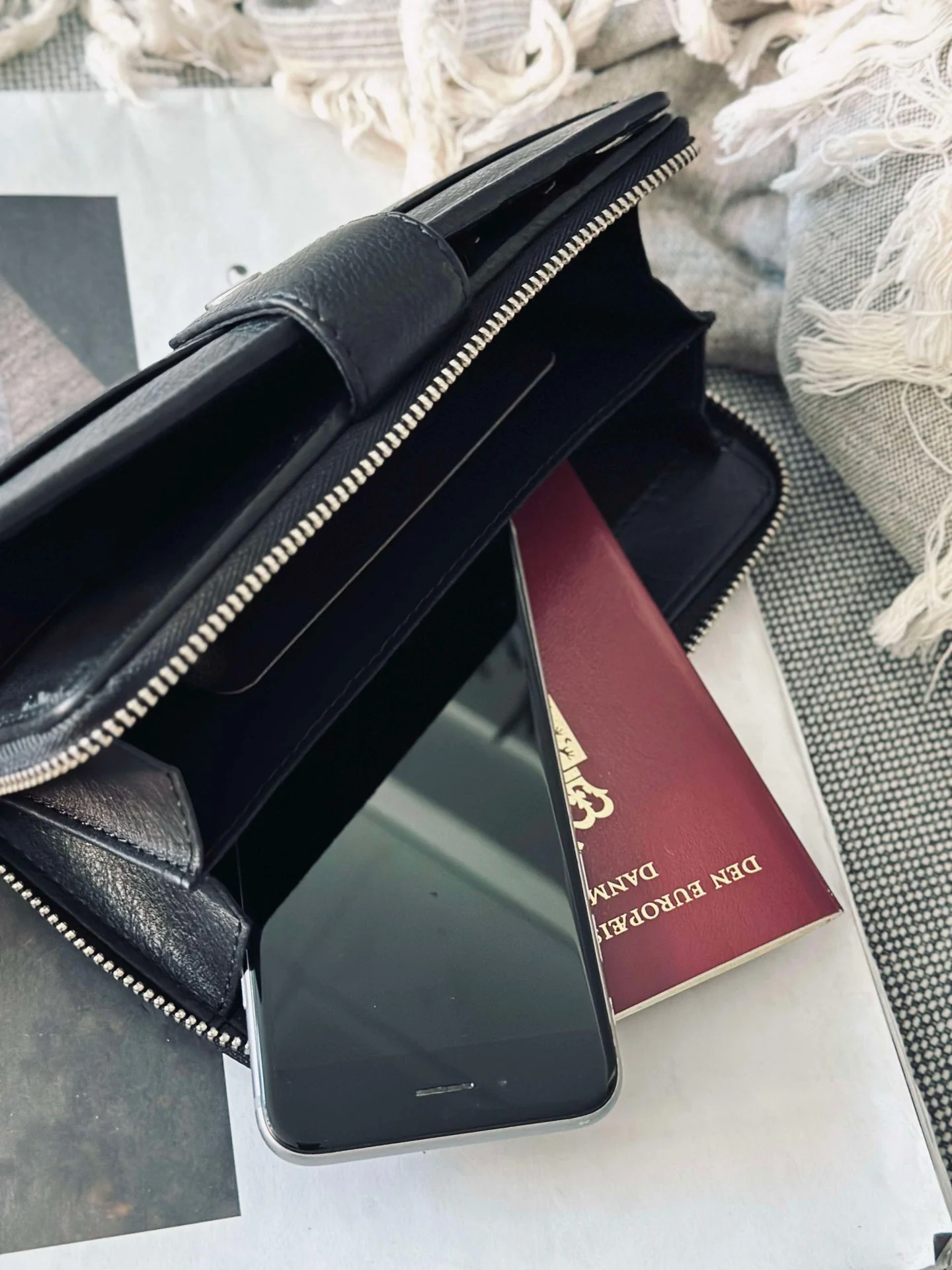 Clutch Posh – Svart / Sølv - Image 4