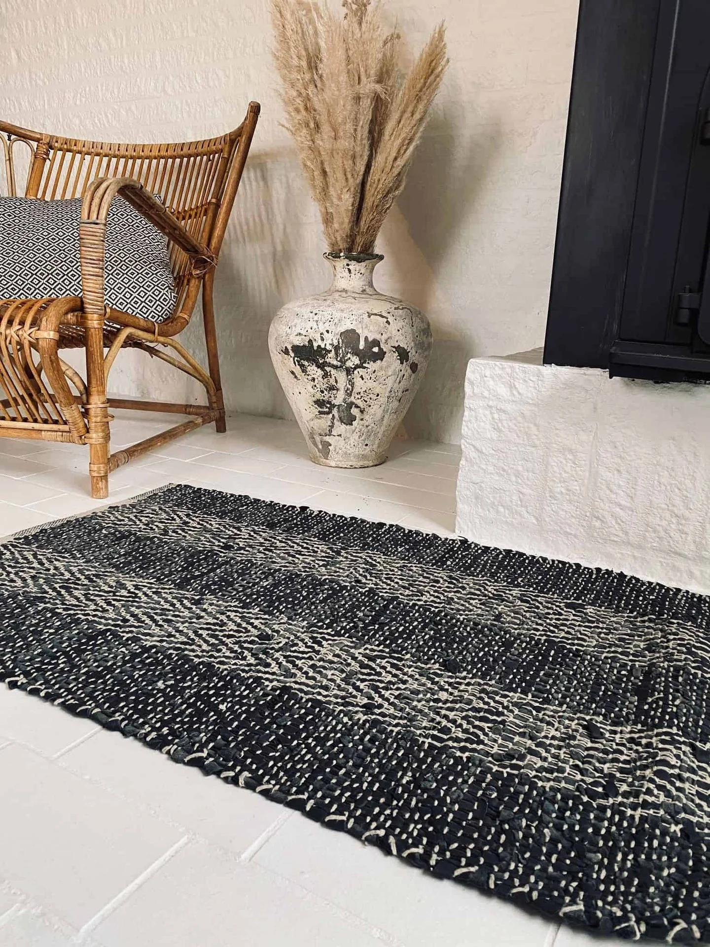Gulvteppe i flettet skinn – 60x90 cm