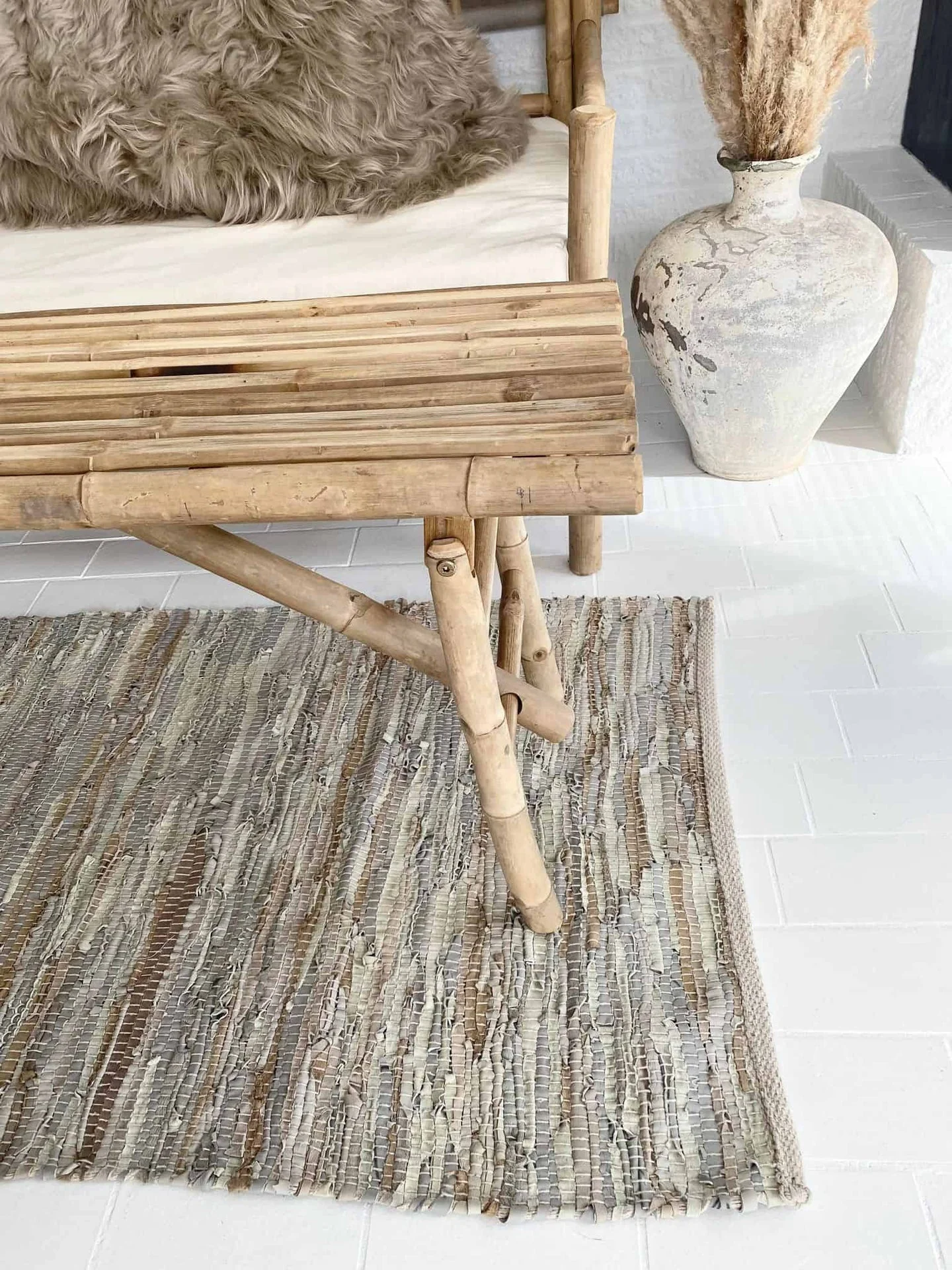 Gulvteppe i flettet skinn - 70x140cm Lyse naturfarger - Image 3