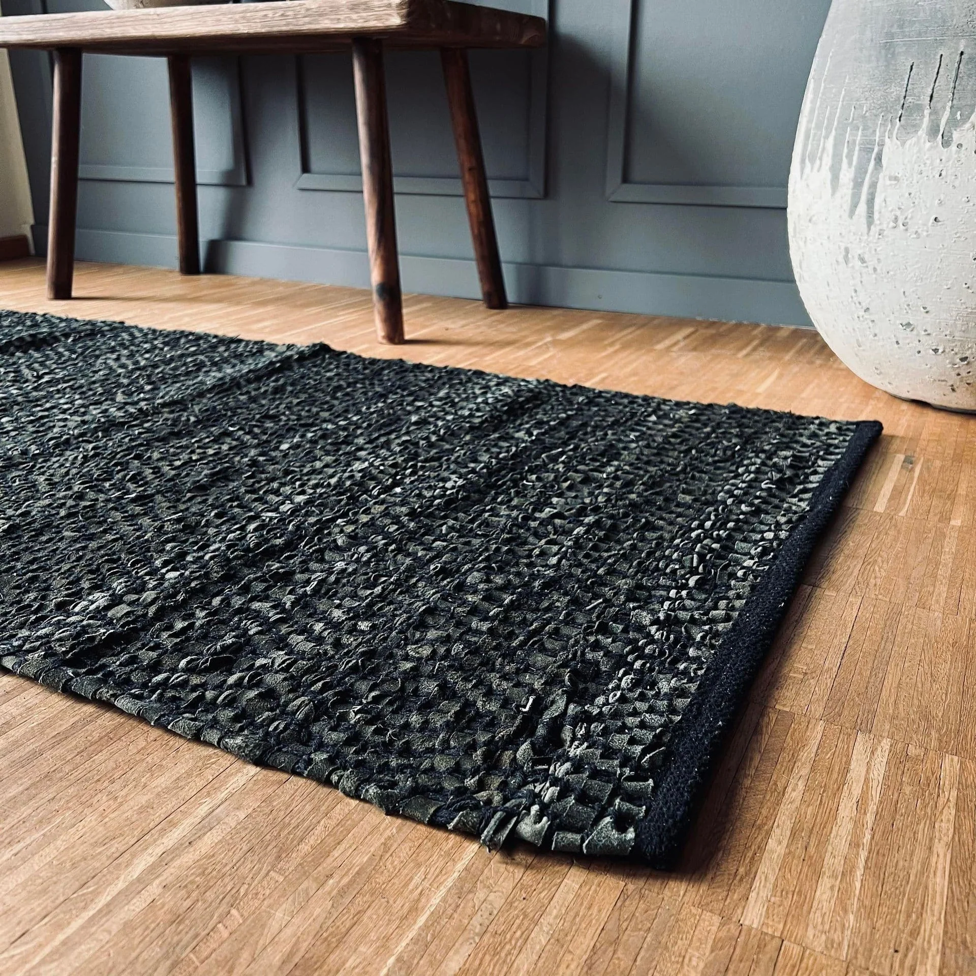 Gulvteppe i flettet skinn - 70x140cm Dark green - Image 2