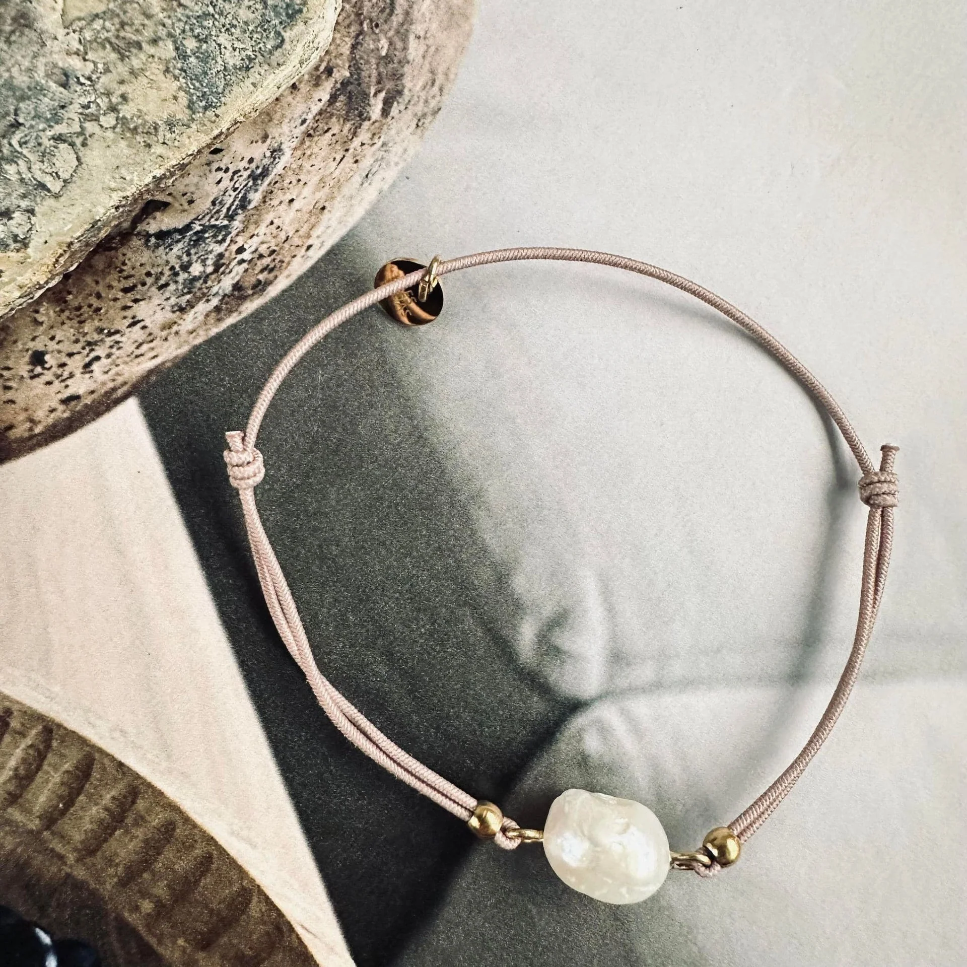 Armbånd Fresia m. Ferskvannsperle