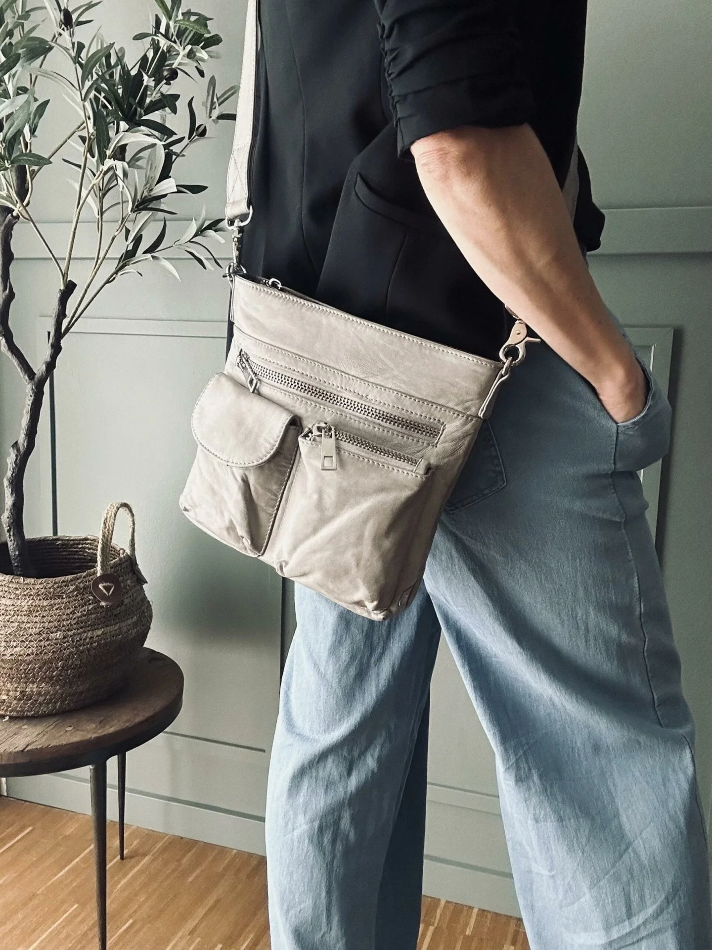 Crossbody Grey – Ultra myk - Image 2