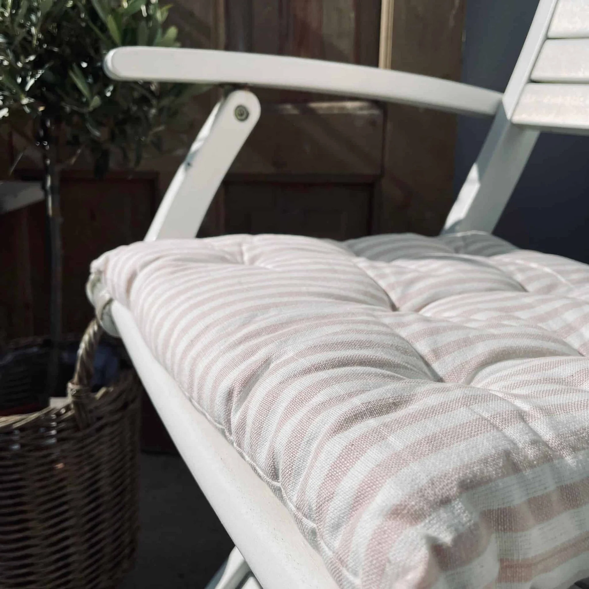 Hagepute Futon – Lyserosa stripe 40×40 - Image 2