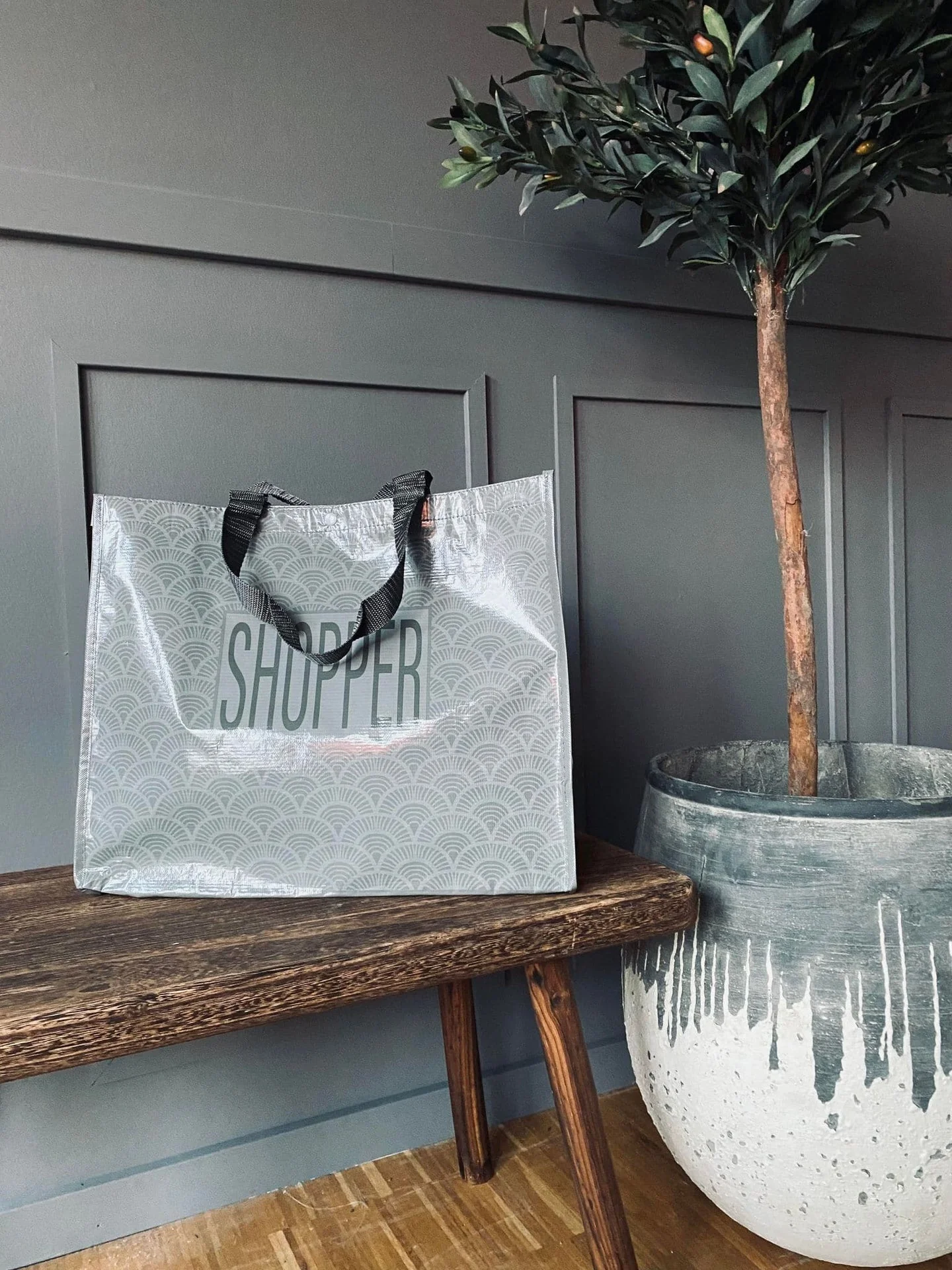 Shopper - Daily Grey