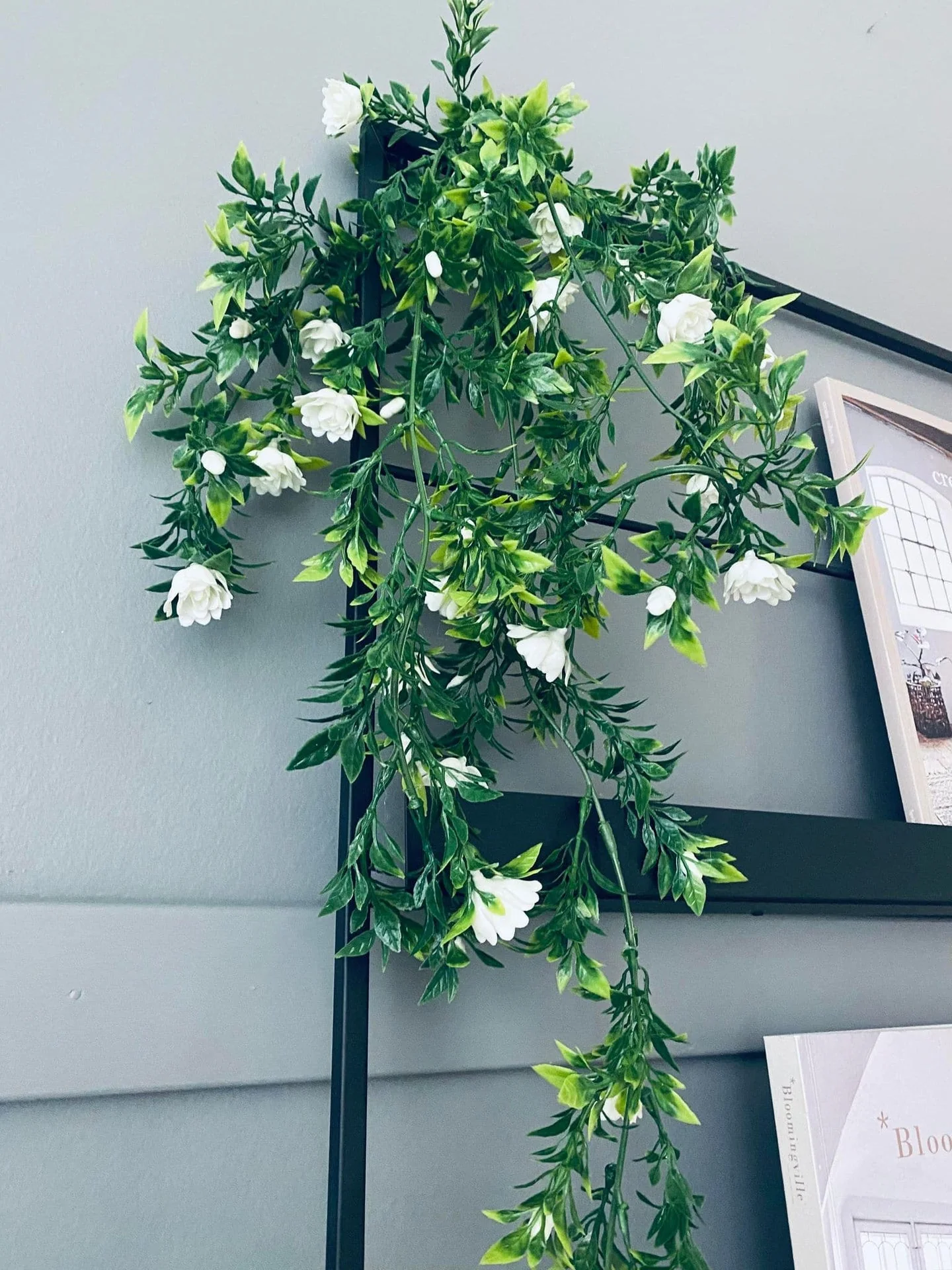 Hengende plante på stilk - FLOWER 1