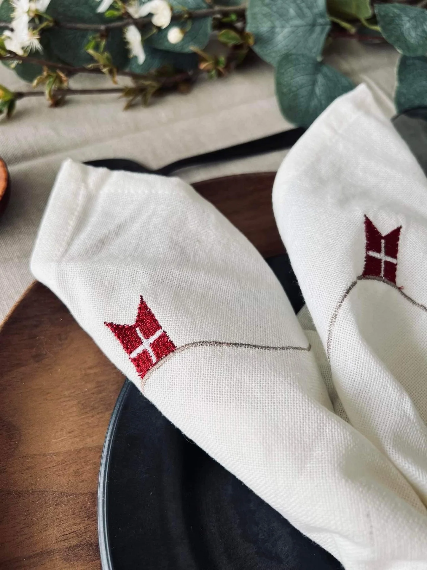 Servietter hvit linblanding med flagg - Pakke med 4 stk - Image 3
