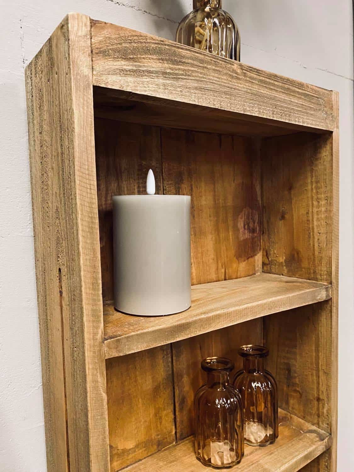 Reol med trehyller og skuffer – Gjenbrukstre - Image 6