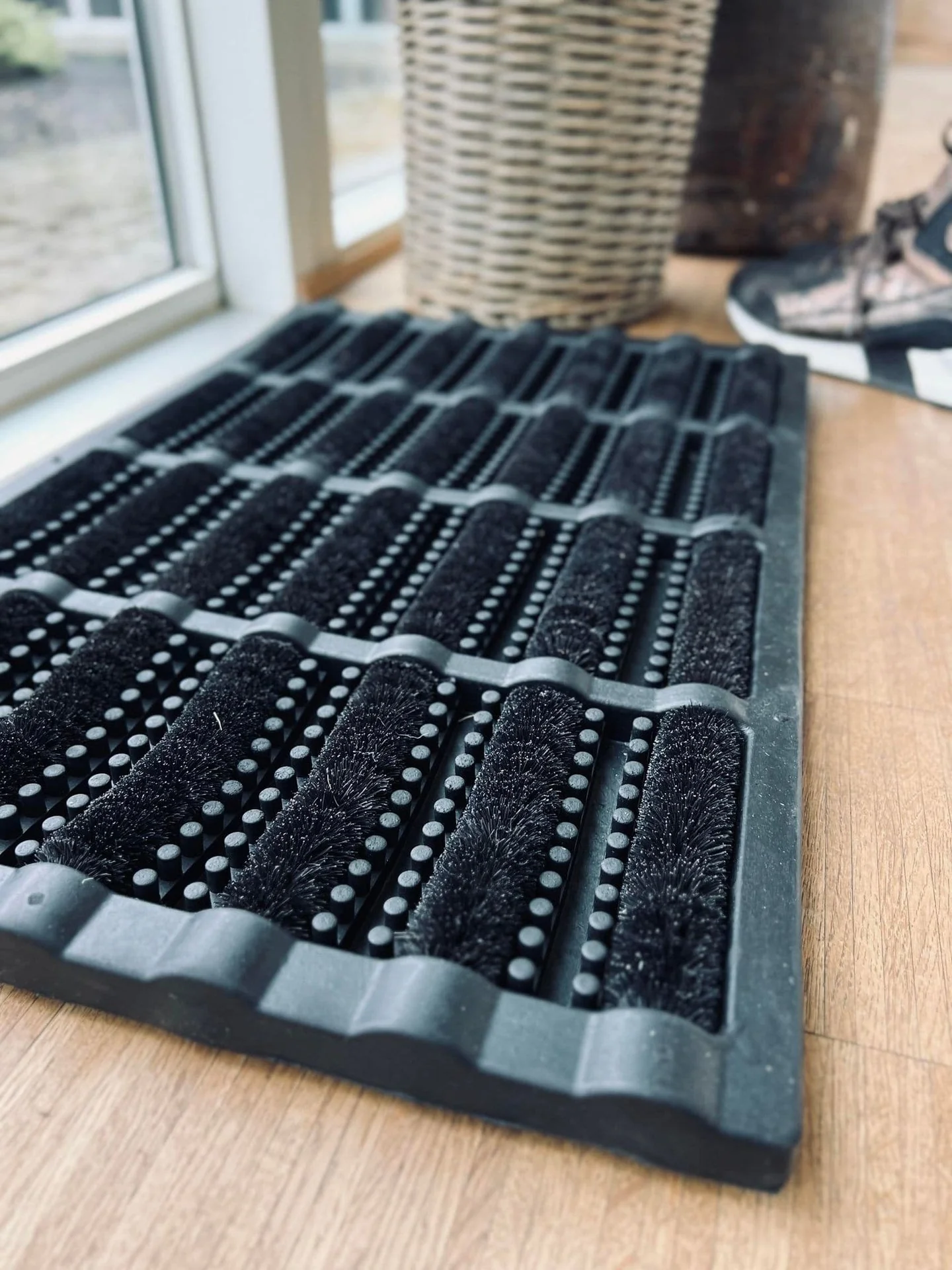 Dørmatte - GUMMI MED BØRSTE I SVART - 40x60 cm - Image 3