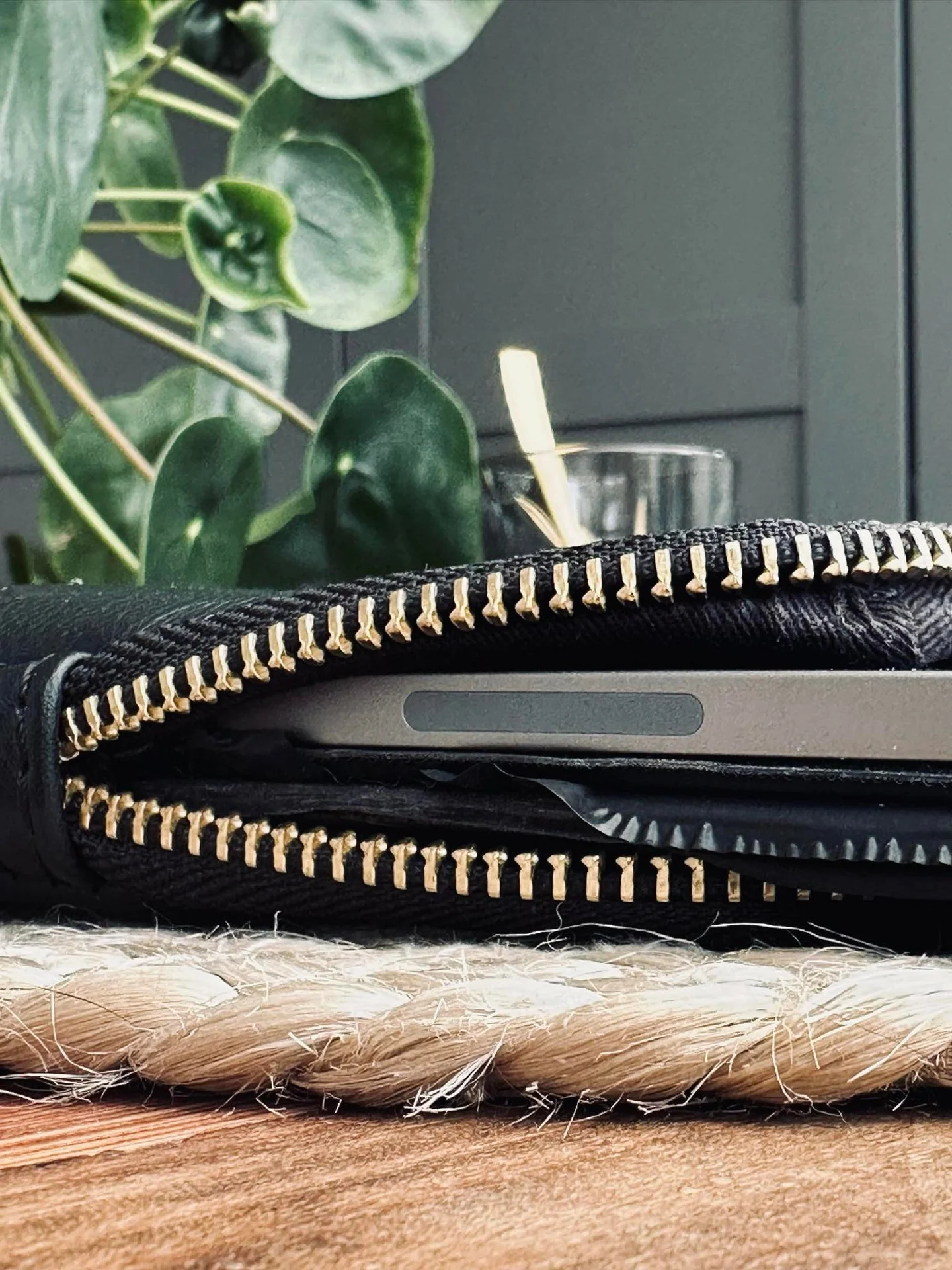 Ipad sleeve - Svart / Gull - Image 6