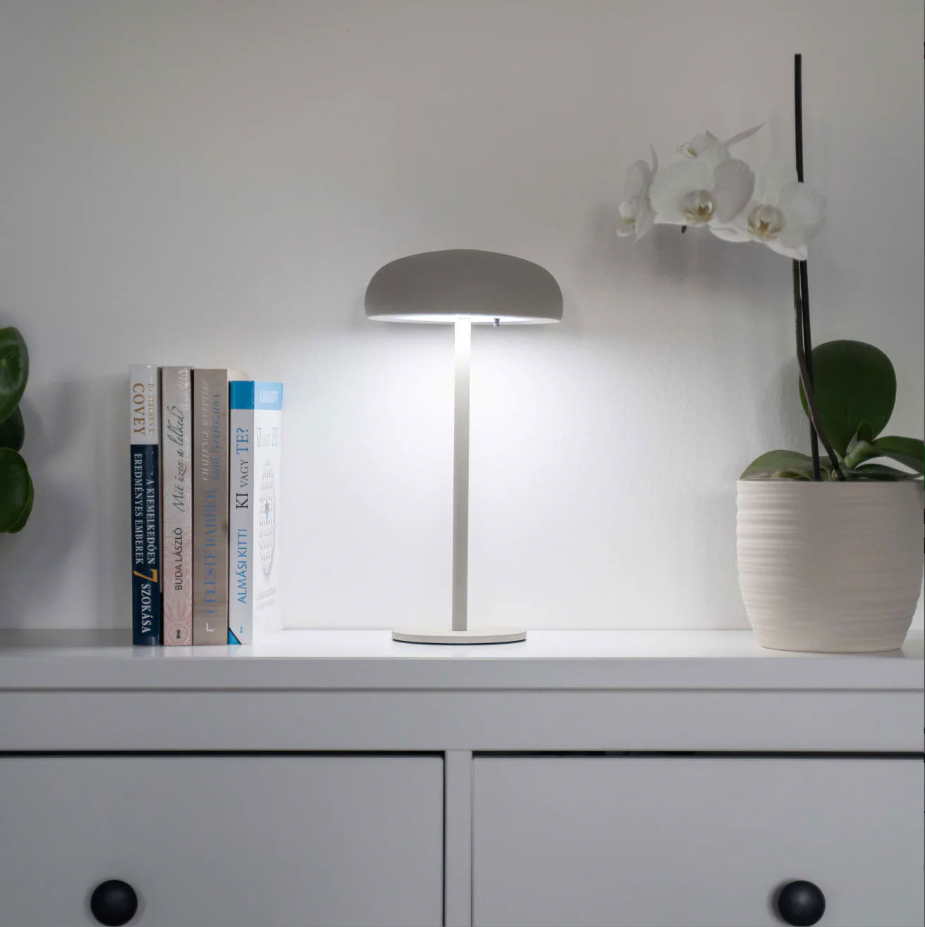 Isolde LED touch bordlampe. Sort/Beige - Image 16