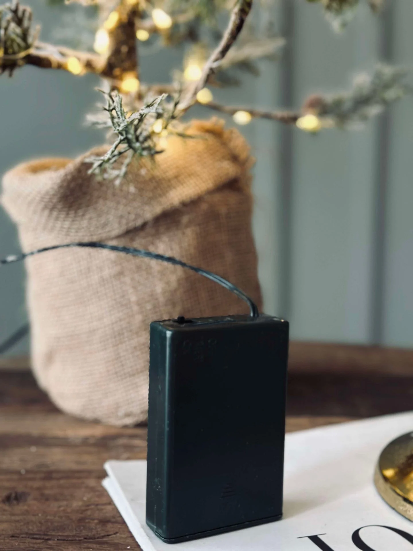 Juletre med kongler og lyskjede - 70 cm - Image 4