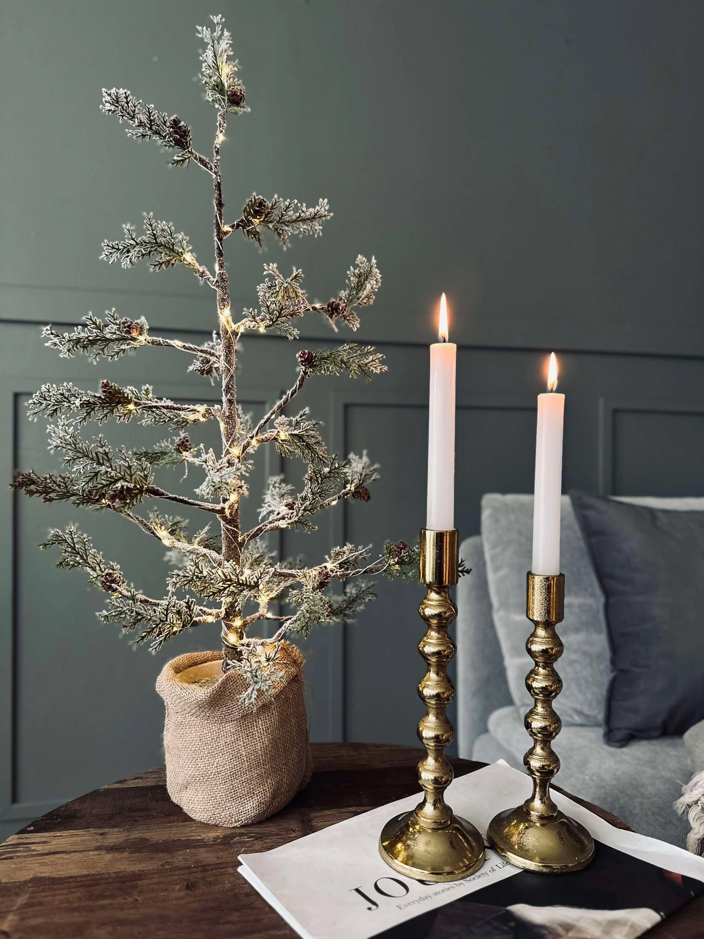 Juletre med kongler og lyskjede - 70 cm - Image 7