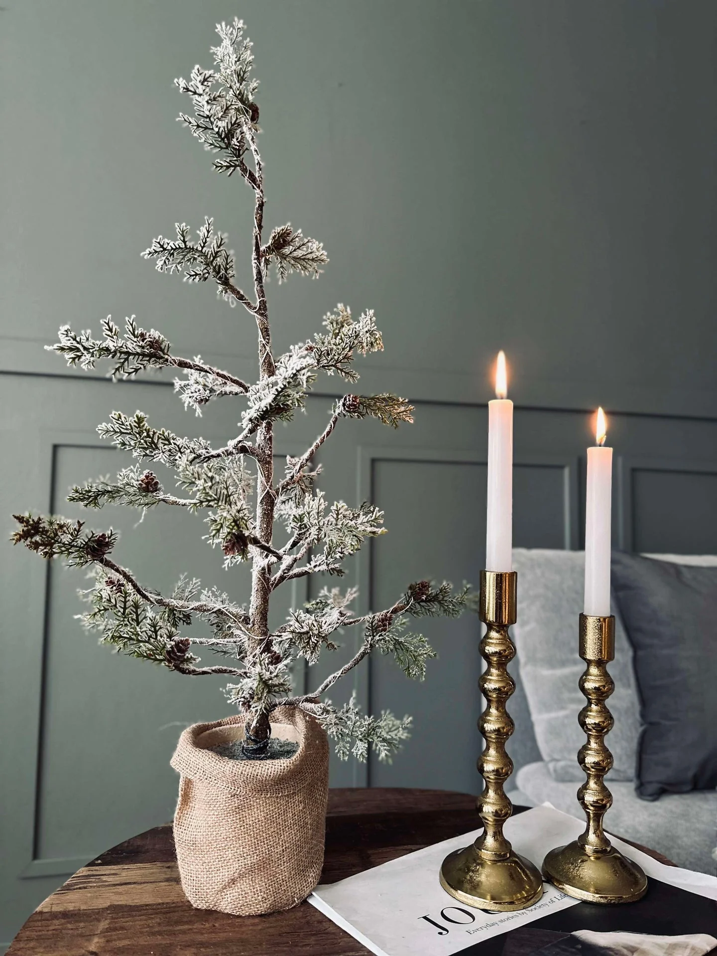 Juletre med kongler og lyskjede - 70 cm - Image 8