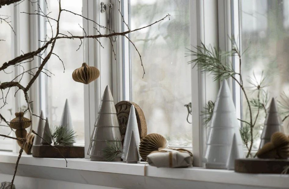 Stående juletre med brede riller - Mocca