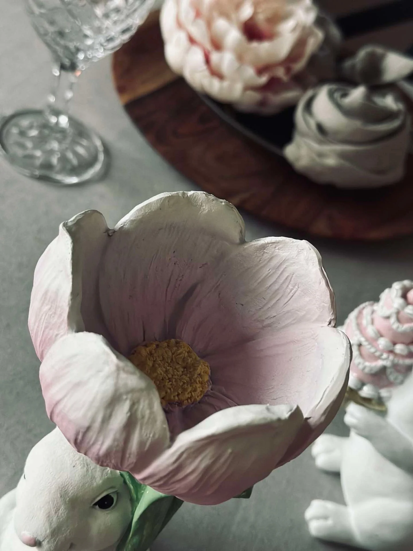 Kanin med blomst - Image 4