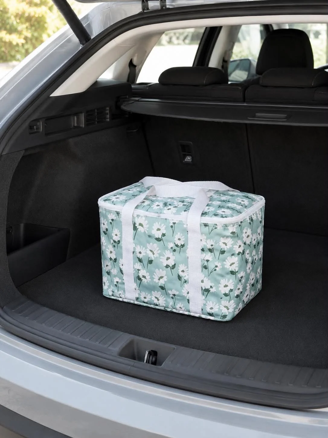 Kjølebag med hvite blomster - Flere størrelser - Image 4