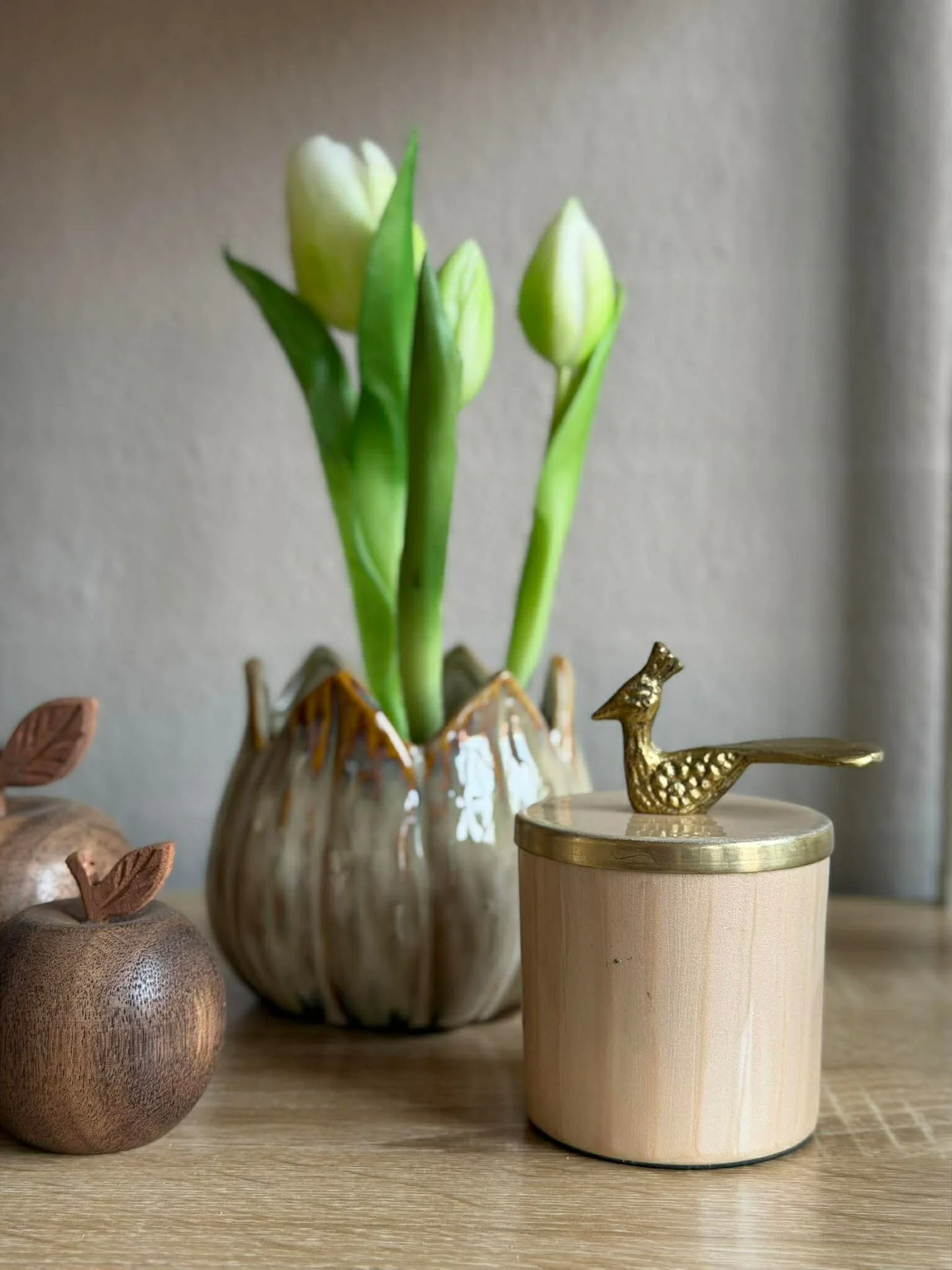 Krukke med lokk – Beige med fugl i gull - Image 6
