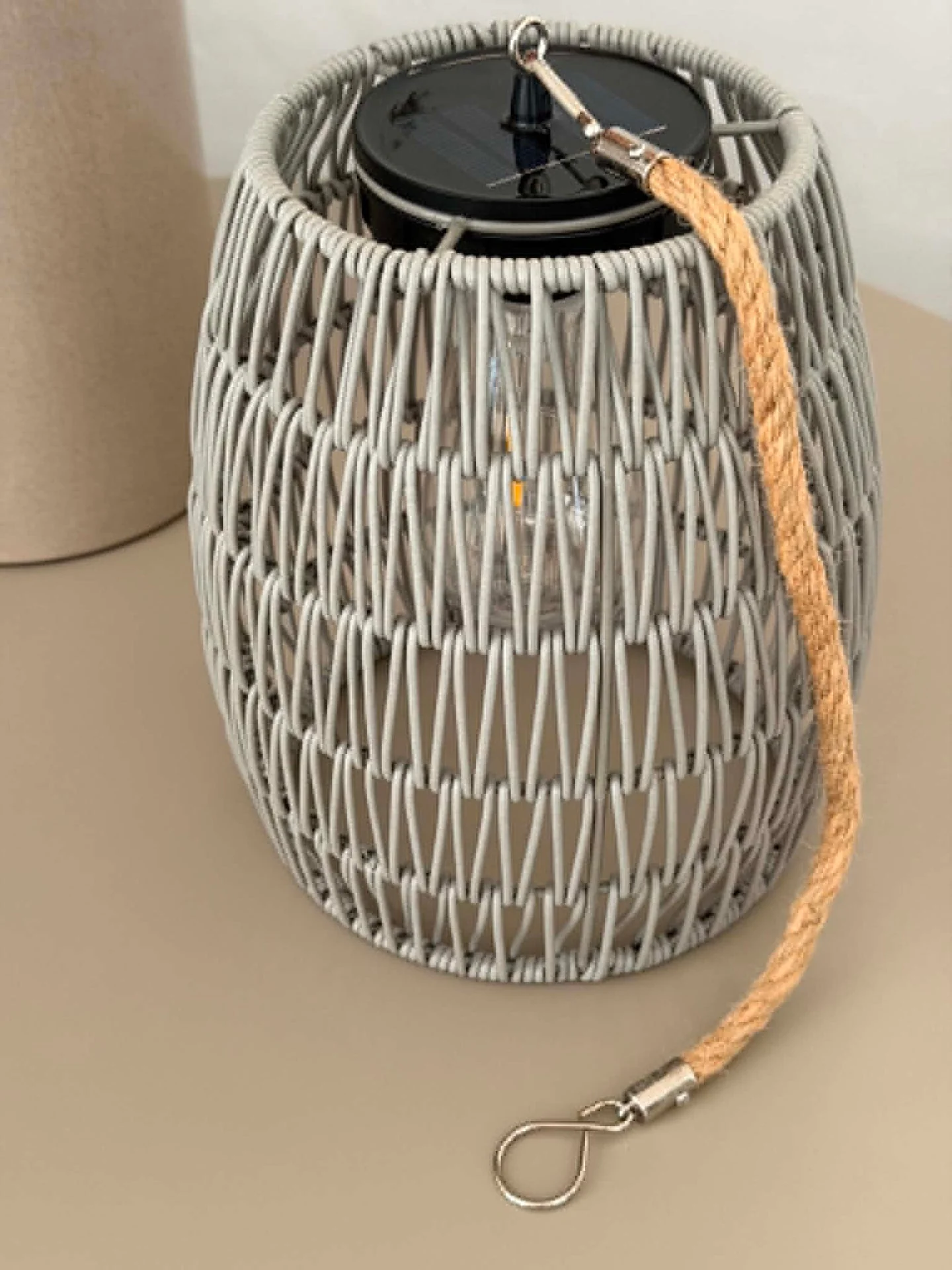 Lampe med solcelle - Grå - Image 5