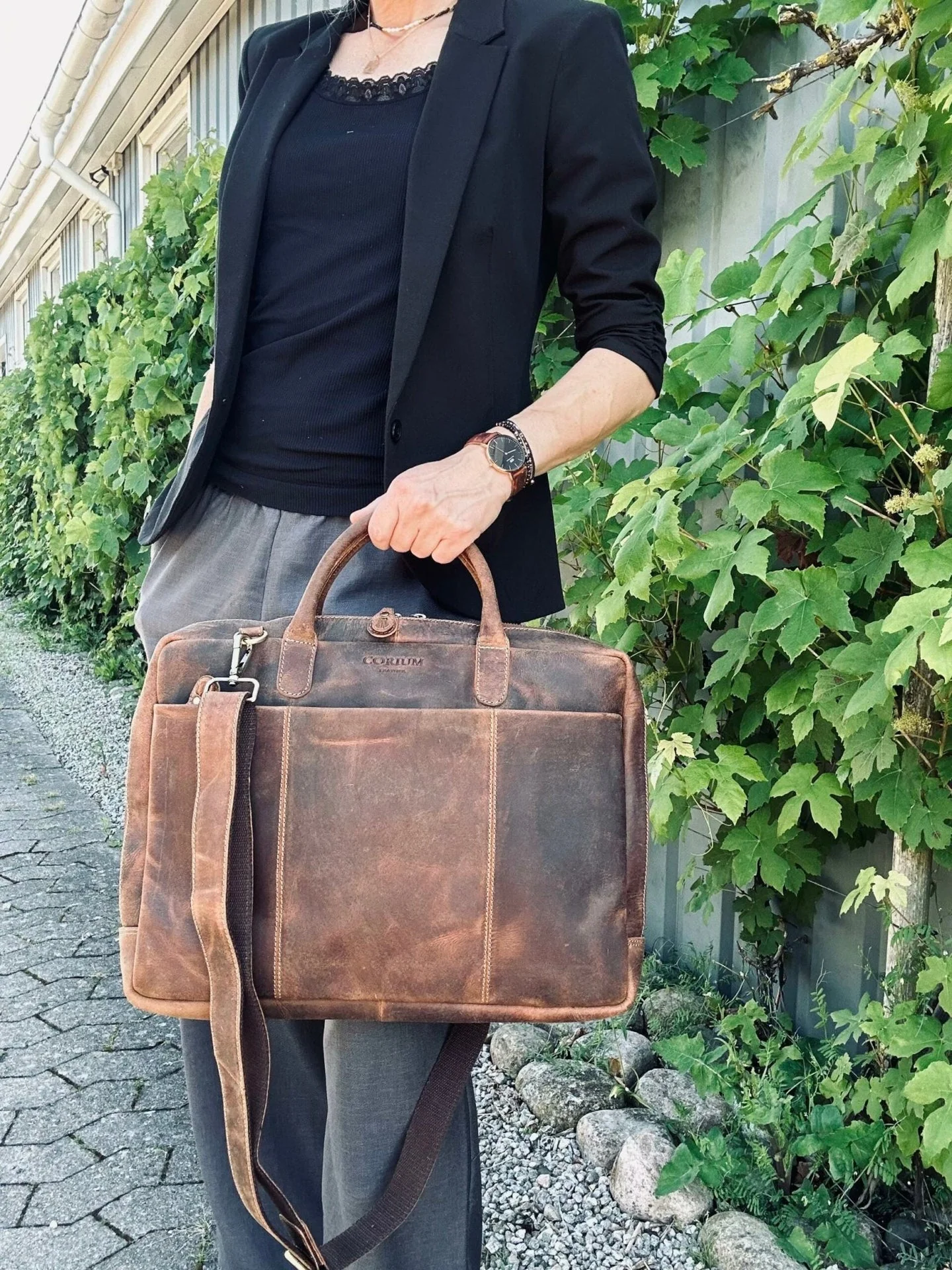 Laptop Hunter - Image 17