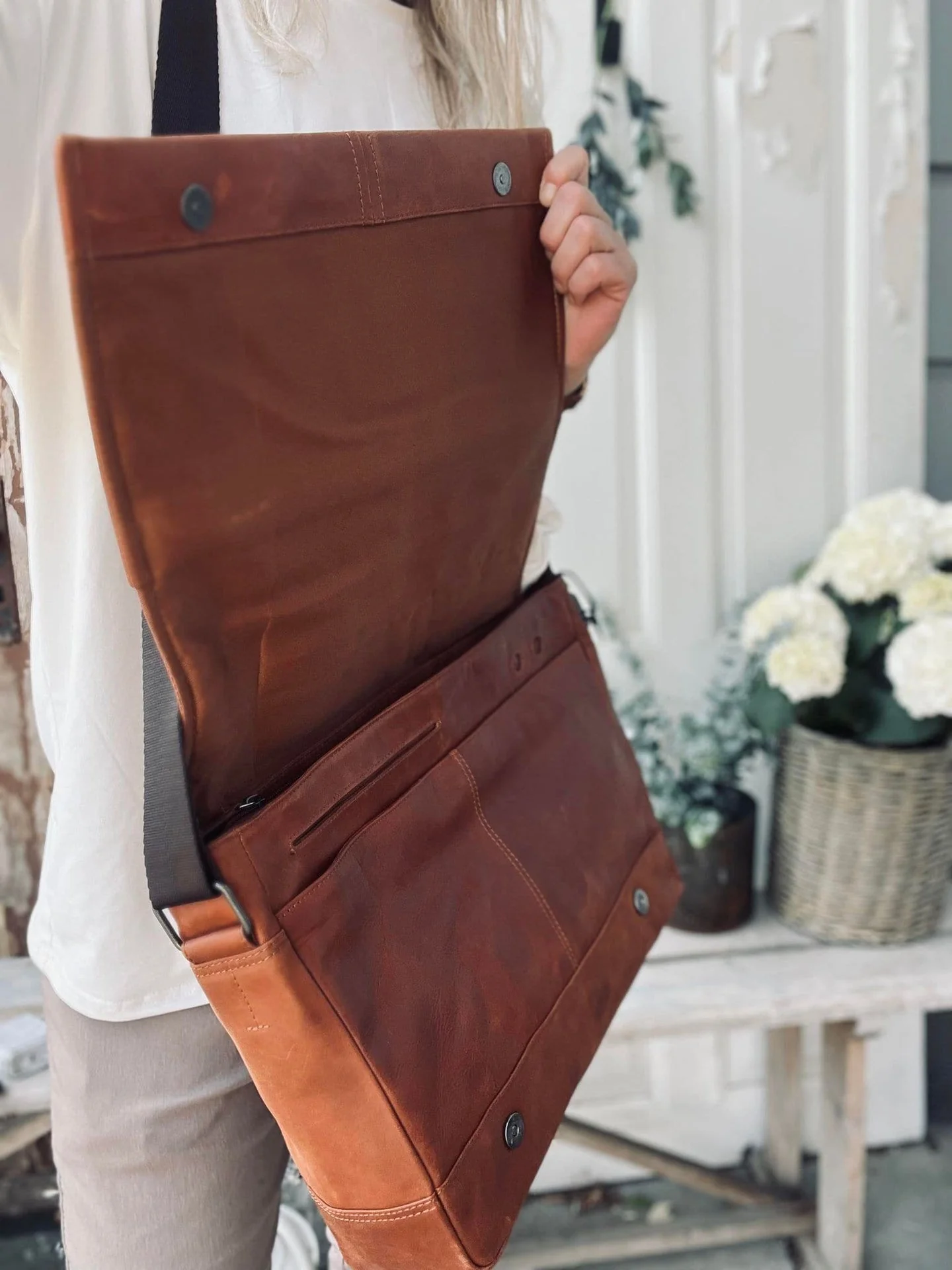 Laptop messenger - Cognac - Image 3